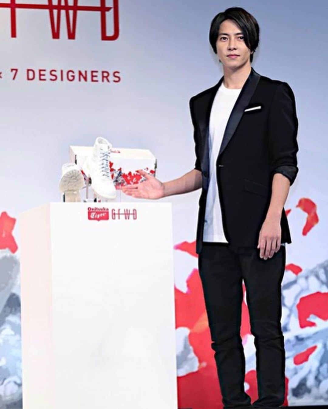 satomiさんのインスタグラム写真 - (satomiInstagram)「ONITSUKA TIGER × TOMOHISA YAMASHITA 70th ANNIVERSARY👟 * * オニツカタイガー×山下智久コラボシューズ👟 * * 「僕の全てを捧げた一足」﻿ * * めちゃくちゃかっこよかった‼️ リーズナブルだし買おうかな¨̮♡︎ * * #スニーカー #オニツカタイガー #山下智久　さん #ONITSUKATIGER #山P #やまぴー  #オニツカ #リンカンブーツ #tomohisayamashita  #RINKANBOOT #スニーカー女子 #山下智久コラボ #スニーカーコーデ #スニーカー好きな人と繋がりたい  #メンズコーデ」12月20日 14時01分 - saatoomii47
