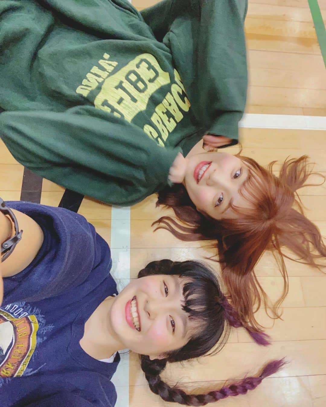 瀬川あやかさんのインスタグラム写真 - (瀬川あやかInstagram)「* 最近、私のクセがうつったらしい。すぐ会う。👭」12月20日 14時14分 - segawa_ayaka