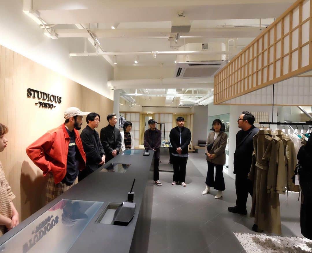 谷正人さんのインスタグラム写真 - (谷正人Instagram)「本日ついにSTUDIOUS-TOKYO-香港店がリニューアルグランドオープンです。 香港に進出して、2年半、 たくさんのお客様に支えられ、やっと思い描いてた理想の場所と大きさでオープンできました。 これからも STUDIOUS-TOKYO-香港店をよろしくお願いします。 #日本発を世界へ #studioustokyo #studious」12月20日 14時19分 - masato_tani