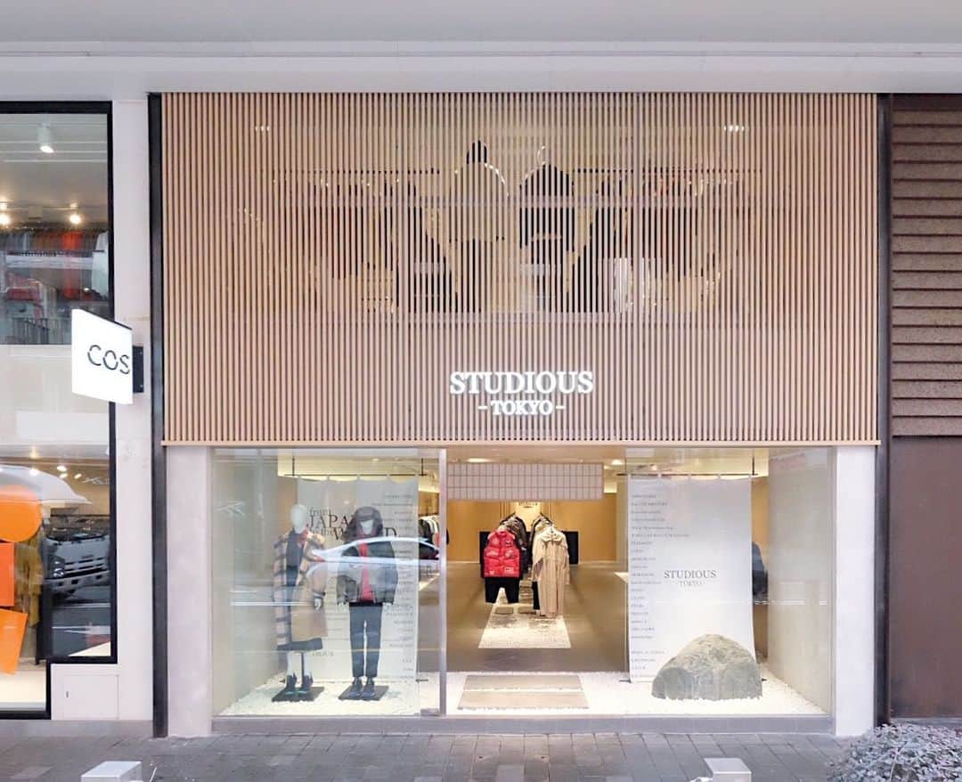 谷正人さんのインスタグラム写真 - (谷正人Instagram)「本日ついにSTUDIOUS-TOKYO-香港店がリニューアルグランドオープンです。 香港に進出して、2年半、 たくさんのお客様に支えられ、やっと思い描いてた理想の場所と大きさでオープンできました。 これからも STUDIOUS-TOKYO-香港店をよろしくお願いします。 #日本発を世界へ #studioustokyo #studious」12月20日 14時19分 - masato_tani