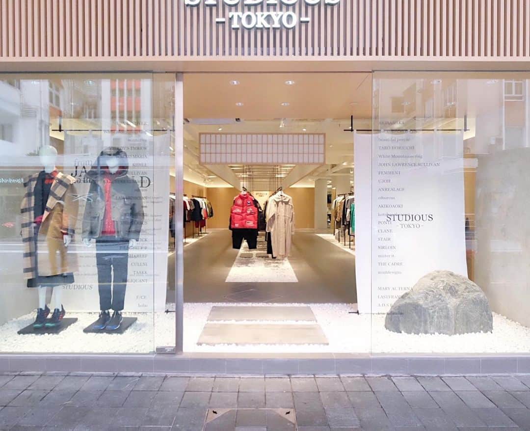 谷正人さんのインスタグラム写真 - (谷正人Instagram)「本日ついにSTUDIOUS-TOKYO-香港店がリニューアルグランドオープンです。 香港に進出して、2年半、 たくさんのお客様に支えられ、やっと思い描いてた理想の場所と大きさでオープンできました。 これからも STUDIOUS-TOKYO-香港店をよろしくお願いします。 #日本発を世界へ #studioustokyo #studious」12月20日 14時19分 - masato_tani