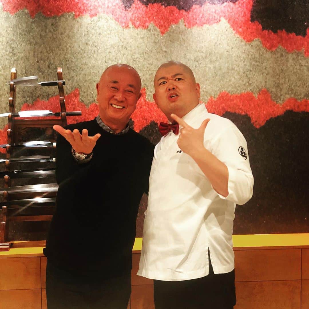 松久信幸さんのインスタグラム写真 - (松久信幸Instagram)「@teruzushi in New York.  Thank you for fun time. and good sushi 🍣 #nobupose👈👉 #teruzushipose✋ #kokoro」12月20日 14時32分 - therealnobu