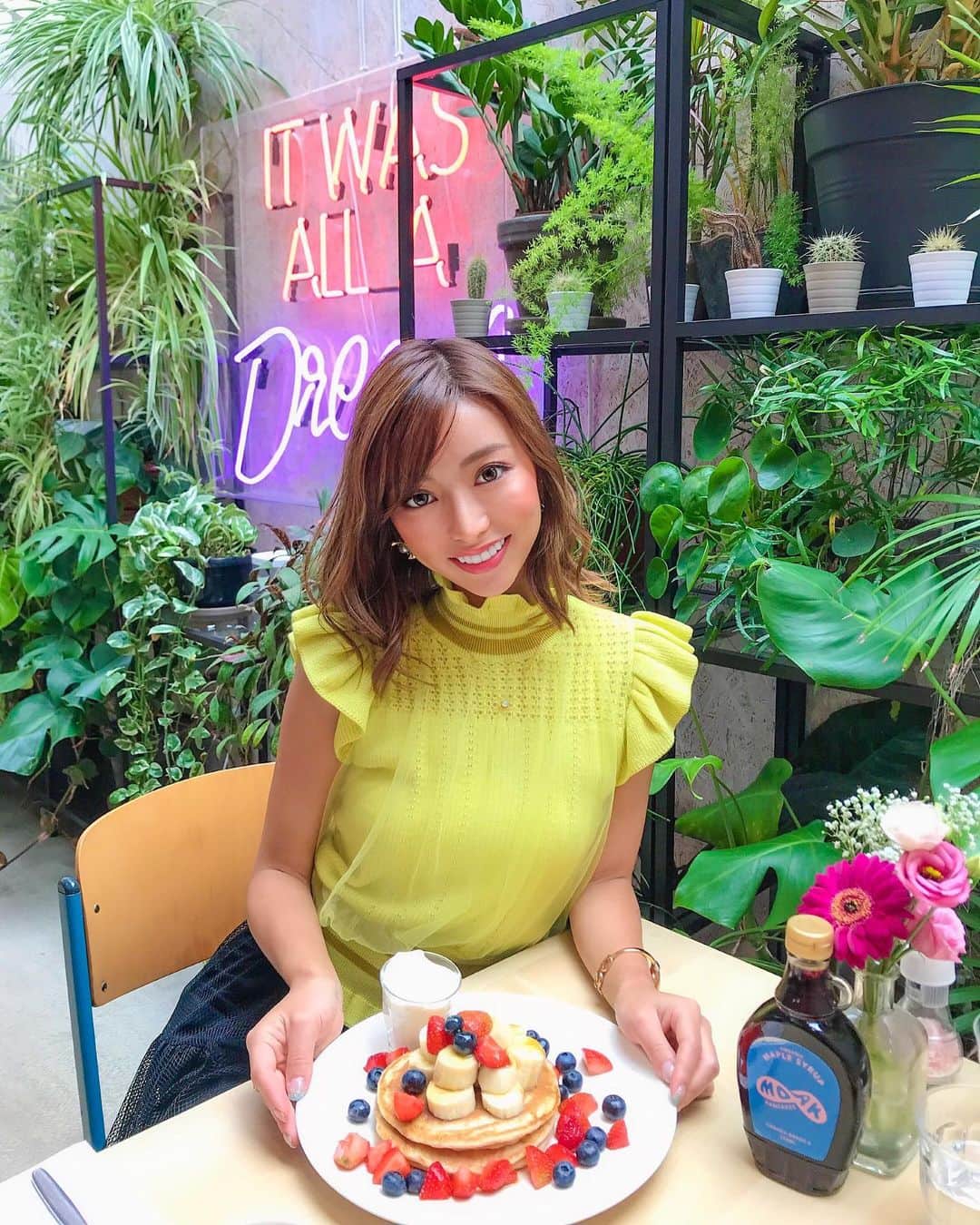 のインスタグラム：「This is my favorite pancake shop in Amsterdam🇳🇱 友達に教えてもらったアムステルダムの超美味しいパンケーキショップ🥞💕 アムス来たら毎回行くお店になった😋 . . #amsterdam #amsterdam🇳🇱 #netherlands #netherlands🇳🇱 #🇳🇱 #travel #travelphotography #travelgram #traveling #travelling #travelblogger #traveltheworld #travelingram #instatravel #instatraveling #pancakes #pancake #アムステルダム #オランダ #ヨーロッパ #ヨーロッパ旅行 #旅行 #旅 #旅行好き #旅行大好き #旅行好きな人と繋がりたい #旅好きな人と繋がりたい #旅好きと繋がりたい #旅行好きと繋がりたい #パンケーキ」