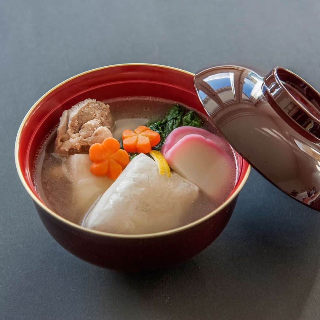 The Japan Timesさんのインスタグラム写真 - (The Japan TimesInstagram)「For centuries, mochi rice cakes have been a part of festive occasions in Japan, especially during the new year holidays. A hearty "zōni" soup is one classic way to incorporate mochi into your new year meal. Click on the link in our bio for Makiko Itoh's recipe for Kanto-style zōni. 📸: Makiko Itoh . . . . . . #Japan #Tokyo #cooking #japanesecooking #japanesefood #recipe #mochi #soup #newyears #newyear #japantimes #日本 #東京 #料理 #日本料理 #レシピ #もち #雑煮 #お正月休み #お正月 #ジャパンタイムズ #🍲」12月20日 15時38分 - thejapantimes