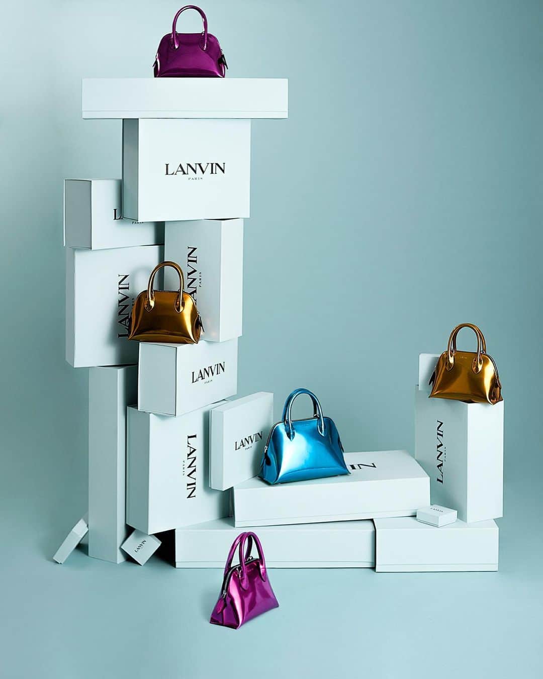 ランバンのインスタグラム：「LANVIN HOLIDAY GIFTS Find beautiful presents for you and your beloved ones, in all Lanvin stores. #LanvinHOLIDAYS #LanvinbyBrunoSialelli」