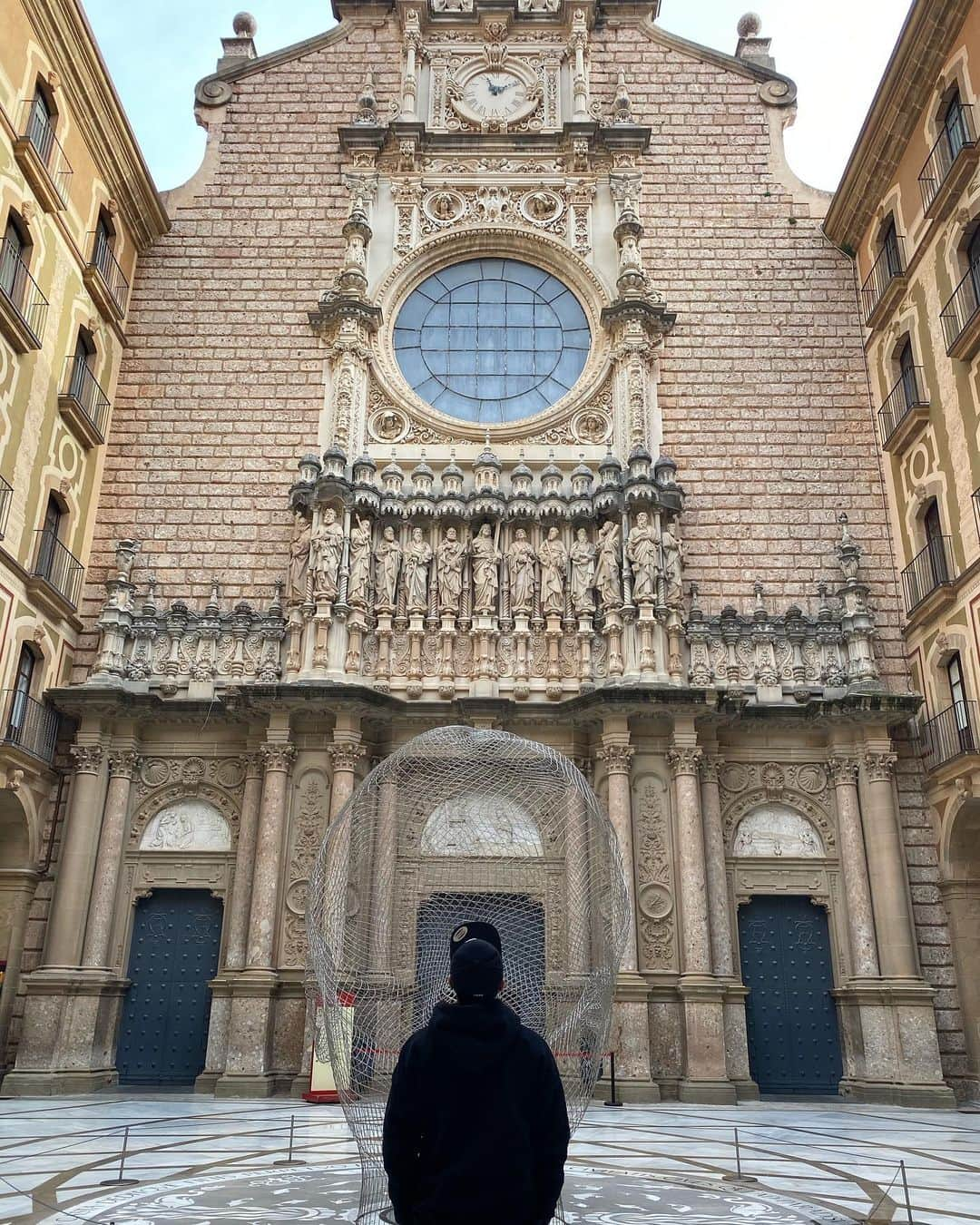 喜山康平さんのインスタグラム写真 - (喜山康平Instagram)「. #monserrat⛰ #モンセラット修道院  #黒いマリア像 #電車一時間に一本で乗り遅れる #自然の美しさ  #パワースポット #barcelona🚡」12月20日 16時49分 - koheikiyama_