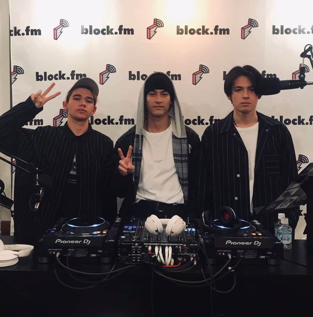 のインスタグラム：「Massive Week中に1時間テイクオーバーしたINTERSECTIONの番組「INTERSECTION Radio」のアーカイブ公開📡✨ファンメールのお返し、オススメ曲の紹介をチェック! 海外にいたKazumaも曲紹介しましたよ🎶 ⁠ ⁠ The archive of "INTERSECTION Radio" is now available! Tune back in to hear the members of INTERSECTION reply to fan messages and introduce their current favorite tracks. Although Kazuma was overseas during the show, hear how he appears on the show! ⁠ ⁠ archive linkin.bio! ⁠ ⁠ #INTERSECTION #intersection_tokyo #インターセクション」