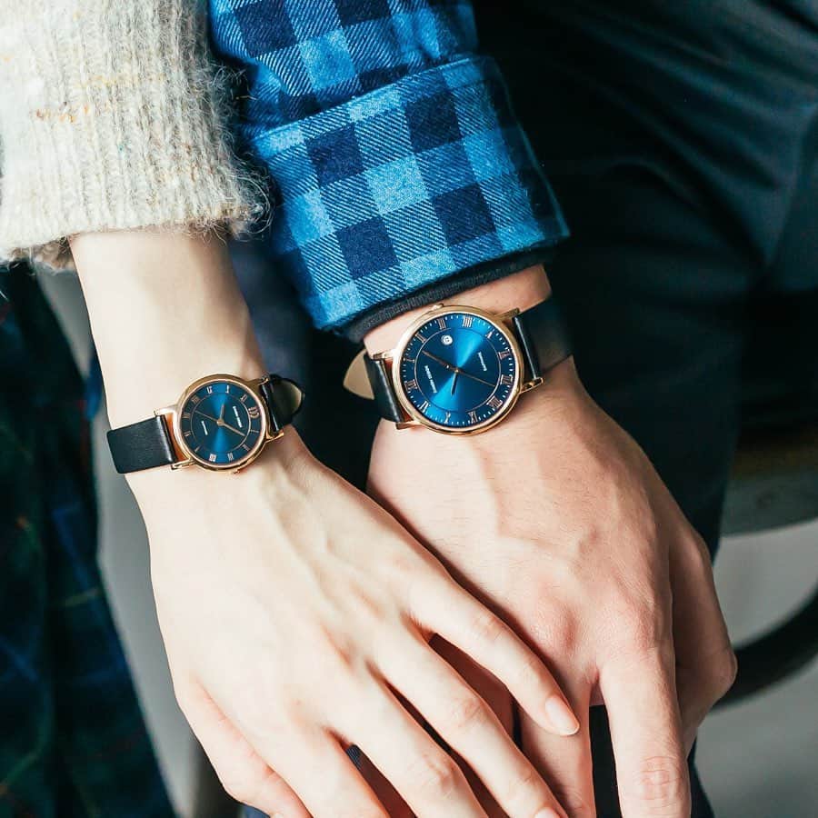 のインスタグラム：「「DANISH DESIGN」各¥16,000+tax  シンプルモダンな北欧スタイルが魅力のダニッシュデザイン。差し色に効果的なアクセントカラーから服に合わせやすいナチュラルカラーまでバリエーションが増えました。年齢を問わず飽きの来ないデザインはプレゼントやペアウォッチにもおすすめ。薄型で着け心地も抜群です。日本ではTiCTAC系列店と直営オンラインストアでお求めいただけます。 ・ 二人の記念日にお揃いの腕時計を。一緒の時も離れている時も、いつも身に着ける腕時計が二人の時間を繋ぎます。 #DanishDesignwatches  #ダニッシュデザイン #tictac #チックタック #時計 #腕時計 #北欧デザイン #北欧スタイル #プレゼント #ギフト #時計好き  #腕時計倶楽部  #腕時計くら部 #デンマーク #denmark #誕生日プレゼント時計 #記念日プレゼント時計 #クリスマスプレゼント時計 #pairwatch  #ペアウォッチ  #おそろいの時計 #お揃いの時計 #時計お揃い #時計おそろい #チックタック時計店 #結婚記念日時計  #二人の記念日時計 #結婚記念日プレゼント #時計クリスマスプレゼント @danish_design.japan」