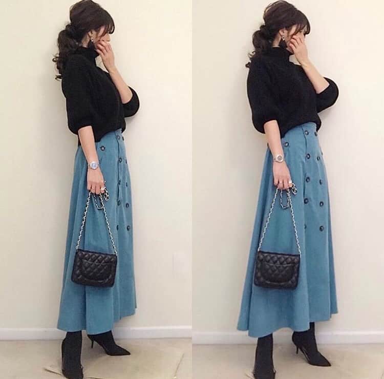 R_fashionさんのインスタグラム写真 - (R_fashionInstagram)「本日の #r_fashion #ラクジョ さん . ボリュームニット×フレアスカート👗で作られた、メリハリシルエットが😍女性らしくて素敵・・・ スカートの前ボタンがさりげないアクセント💙 . . . . . . . . . . . . . . . . . . . . . . . . . . . . . . .  Repost from @mei.5.7.des さん ・ 濃いめのブルーがお気に入りのスカート💙私が履いてもマキシ丈😍 . 👚/ @titivatejp . 👗/ @kareishop . 👠/ @zara . 👂/ @hm . . .」12月20日 17時22分 - rakutenichiba.fashion