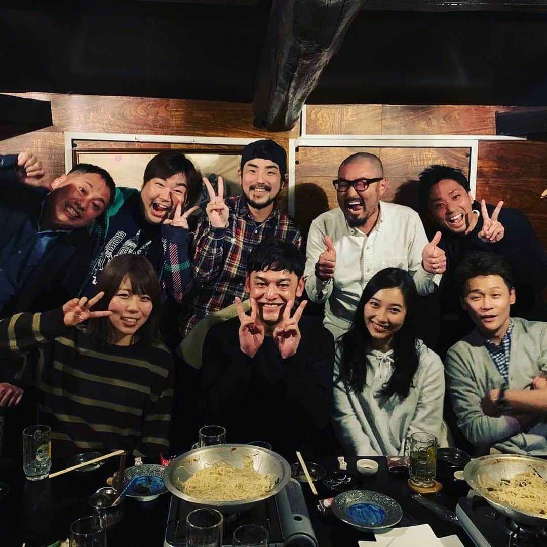 宮田麺児のインスタグラム：「毎日放送 ミント わざわざグルメロケチーム 最強（笑） めちゃくちゃおもろいコーナーやから みてね。  #毎日放送#ミント#水曜日#わざわざグルメ#グルメ」