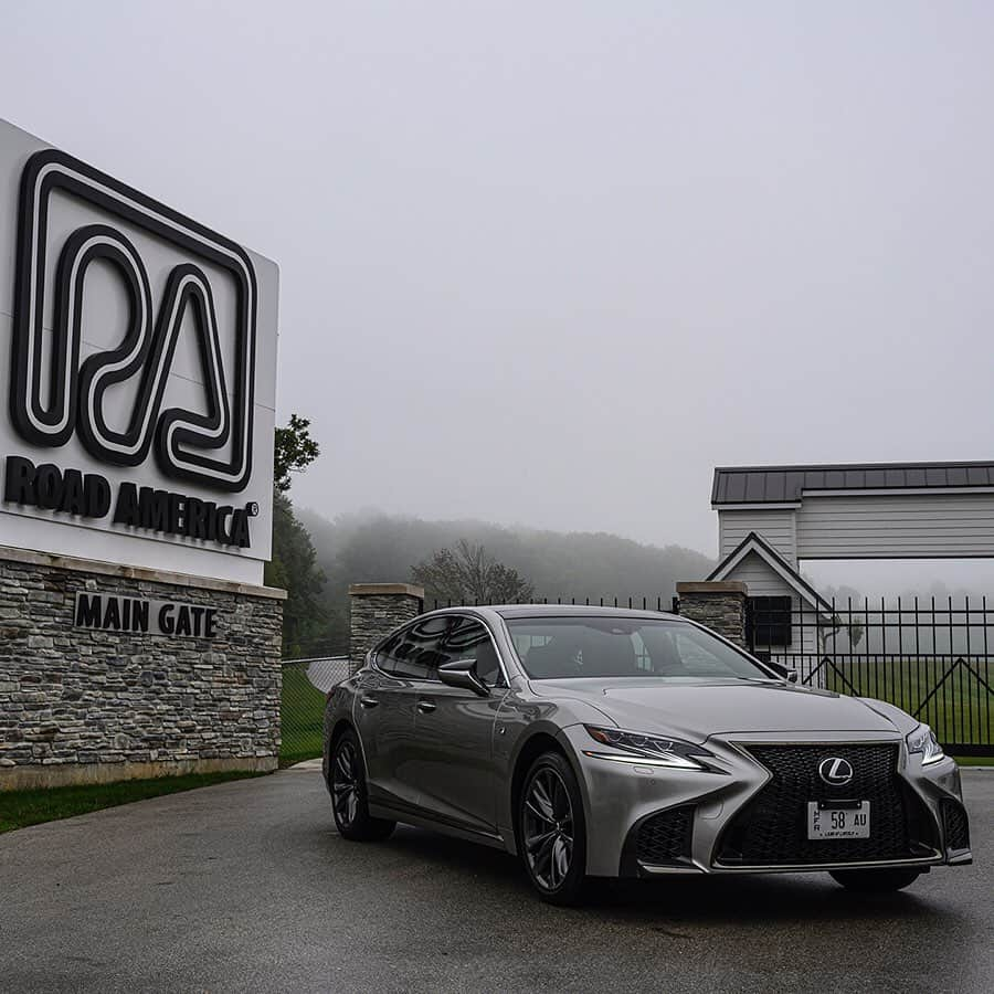 LEXUS / レクサスさんのインスタグラム写真 - (LEXUS / レクサスInstagram)「【LS F SPORTで辿る、Craftsmanshipが受け継がれる道】﻿ アメリカ北部・五大湖エリアは、全米屈指の工業地帯として発展し、精緻なつくり込みにより、世界の列強を打ち負かし続けるブランドが多数存在する。﻿ ﻿ LEXUSのものづくりにも通じる“Craftsmanship”あふれる世界的ブランドと、エンジニアの思いの詰まったロード・アメリカ・サーキットを、LS500 F SPORTで訪ねるロードトリップストーリーをご紹介します。﻿ ﻿ (記事はlexus.jpでご覧いただけます)﻿ ﻿ #レクサス #Lexus #Lexusjapan #Lexusjp #ExperienceAmazing #LexusLS #LS500 #LEXUS_F #Fsport #クラフトマンシップ #Craftsmanship #モータースポーツ #MOTORSPORT #アメリカ #USA #五大湖 #IMSA #car #cars #drive #driving﻿」12月20日 17時58分 - lexus_jp