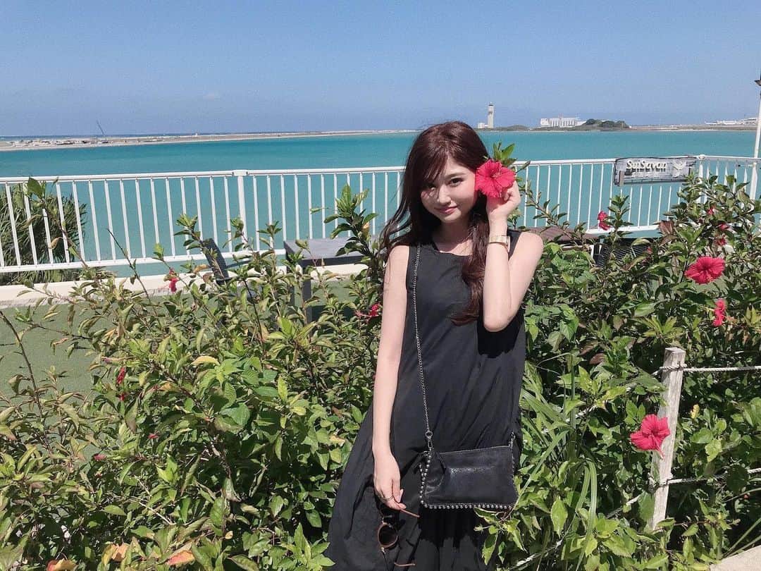嘉部志音さんのインスタグラム写真 - (嘉部志音Instagram)「🌺 . #沖縄　#ウミカジテラス」12月20日 18時12分 - _shiooshio_