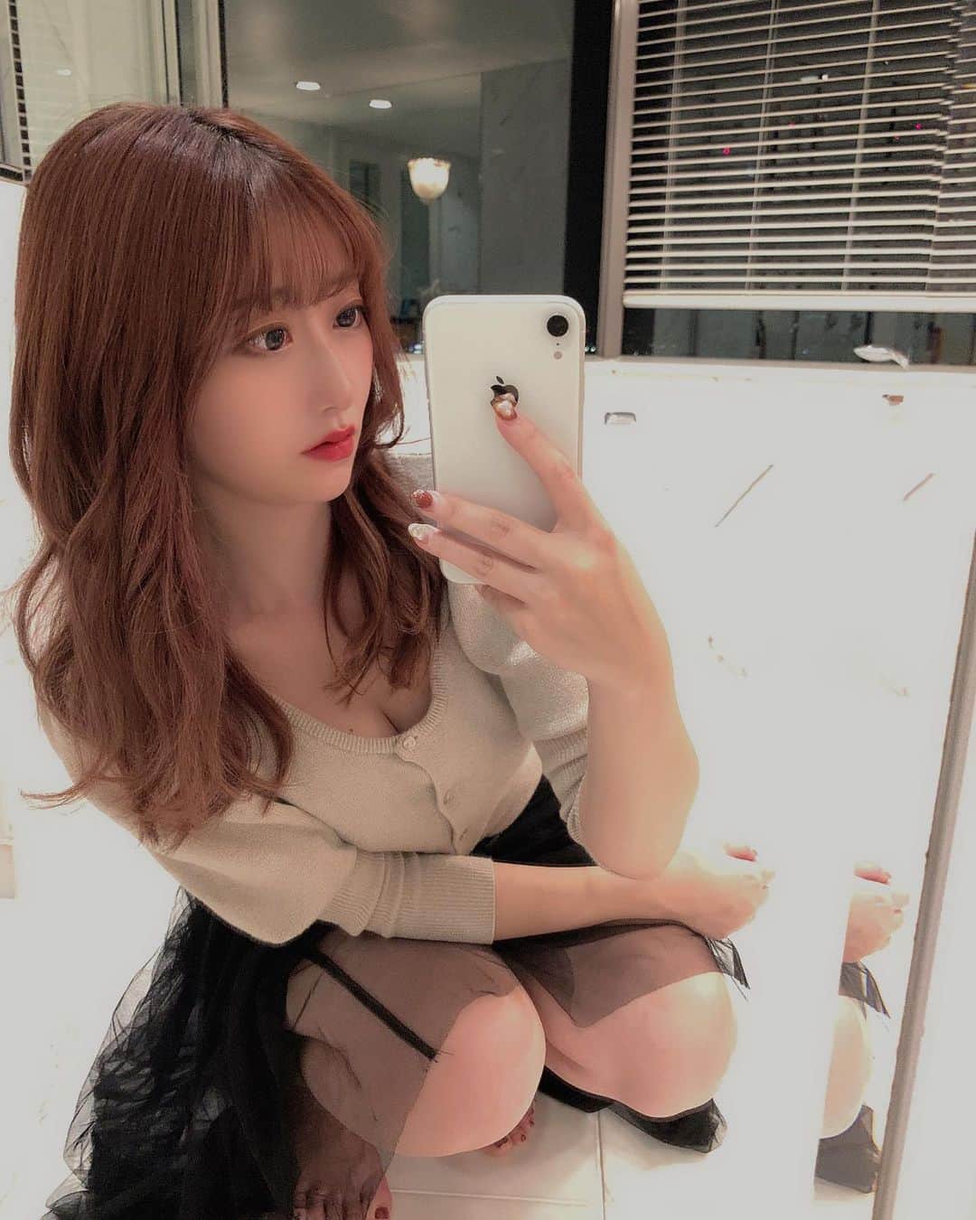 のインスタグラム：「.*⑅︎୨୧┈︎┈︎┈︎┈︎┈︎┈︎┈┈︎┈︎┈︎┈︎┈︎୨୧⑅︎* .  ㅤㅤㅤㅤㅤㅤㅤㅤㅤㅤ 大阪のホテル阪急インターナショナルが素晴らしく綺麗でお風呂からの夜景も最高でした🌙 大阪行ったらまた泊まりたい💗 ㅤㅤㅤㅤㅤㅤㅤㅤㅤㅤ tops @whoswhochico  skirt @renaikeikaku_official  ㅤㅤㅤㅤㅤㅤㅤㅤㅤㅤ  Hotel Hankyu International was a great hotel!  it's recommended💗 .*⑅︎୨୧┈︎┈︎┈︎┈︎┈︎┈︎┈┈︎┈︎┈︎┈︎┈︎୨୧⑅︎* .  #japanesegirl #japaneseculture」