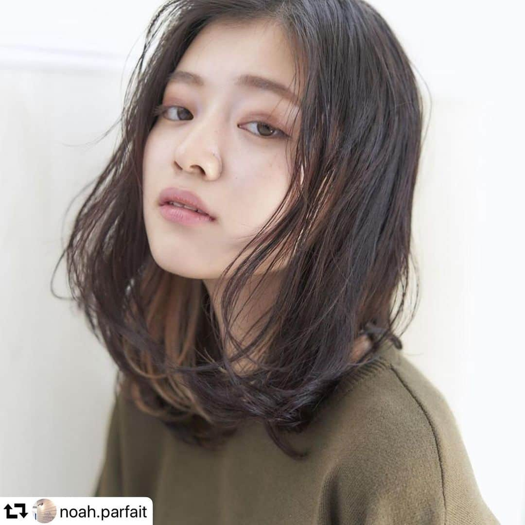 THROW 【スロウ】さんのインスタグラム写真 - (THROW 【スロウ】Instagram)「#repost @noah.parfait ・・・ オリーブベージュ🍃 ===================================== . . . 雑誌やセミナーなどでも活躍する凄腕デザイナーが多数在籍！！ . 全国の女性に愛されるオシャレ大好き集団★ 遠方からわざわざご来店くださる方増えてます😂💗 . . お一人お一人に寄り添った丁寧なカウンセリングで お客様にぴったりの施術をご提案いたします✨✨ . 自分史上最高のヘアスタイルを目指しませんか🥰？？ . 必ずあなたの可愛いを最大限引き出します★ . . noah parfait - ノアパルフェ -にお任せ下さい☆☆ お待ちしております♪♪ . 銀座駅13番出口 → 徒歩3分☆ 銀座一丁目駅10番出口 → 徒歩1分☆ . ご予約はお電話かホットペッパーにてお待ちしております！ . . @noah.parfait . . ================================== #noah parfait #銀座 #美容室 #銀座一丁目 #サロン #大人可愛い #フェミニン #モテ #モテメイク#スロウカラー #ハイライト #ボブ #モデル #サロンモデル#ヘアスタイル #冬カラー #グレージュ#オリーブベージュ　#オリーブカラー #宮本大輔」12月20日 18時24分 - throwcolor