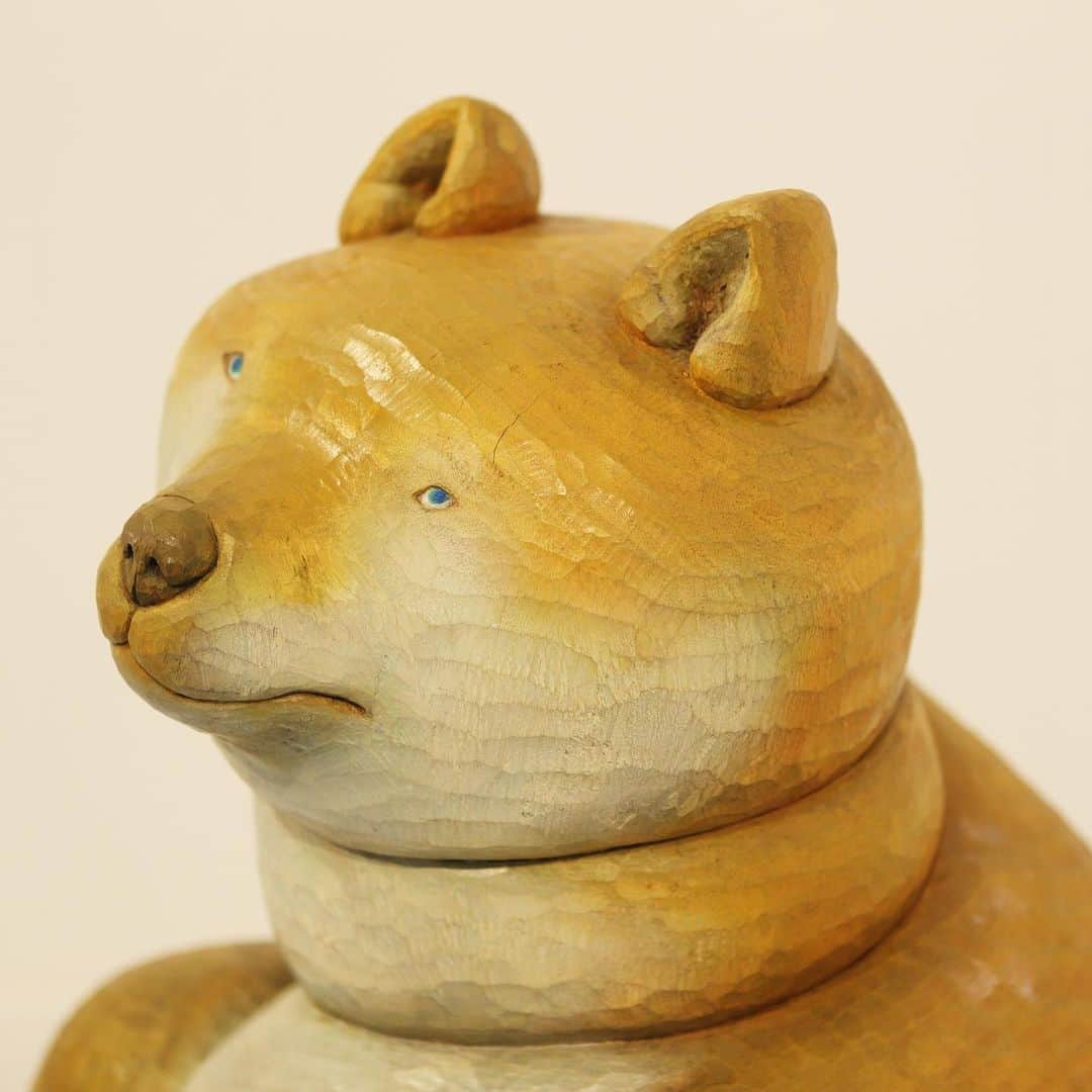 haconiwa / 箱庭さんのインスタグラム写真 - (haconiwa / 箱庭Instagram)「haconiwa編集部のメンバーが注目のクリエイターを毎週1名ずつご紹介していく「WHO’S HOT？」のコーナー。﻿ ﻿ 今週は、とてもキュートな犬の彫刻作品をつくる彫刻家・佐野美里さん @misato_sano をご紹介。﻿ 詳しくは、haconiwaの記事をチェック！﻿ ﻿ https://www.haconiwa-mag.com/creator/2019/12/hot_sanomisato/﻿ ﻿ #佐野美里 #彫刻 #彫刻家 #犬 #クリエイター #インタビュー」12月20日 18時24分 - haconiwa_mag