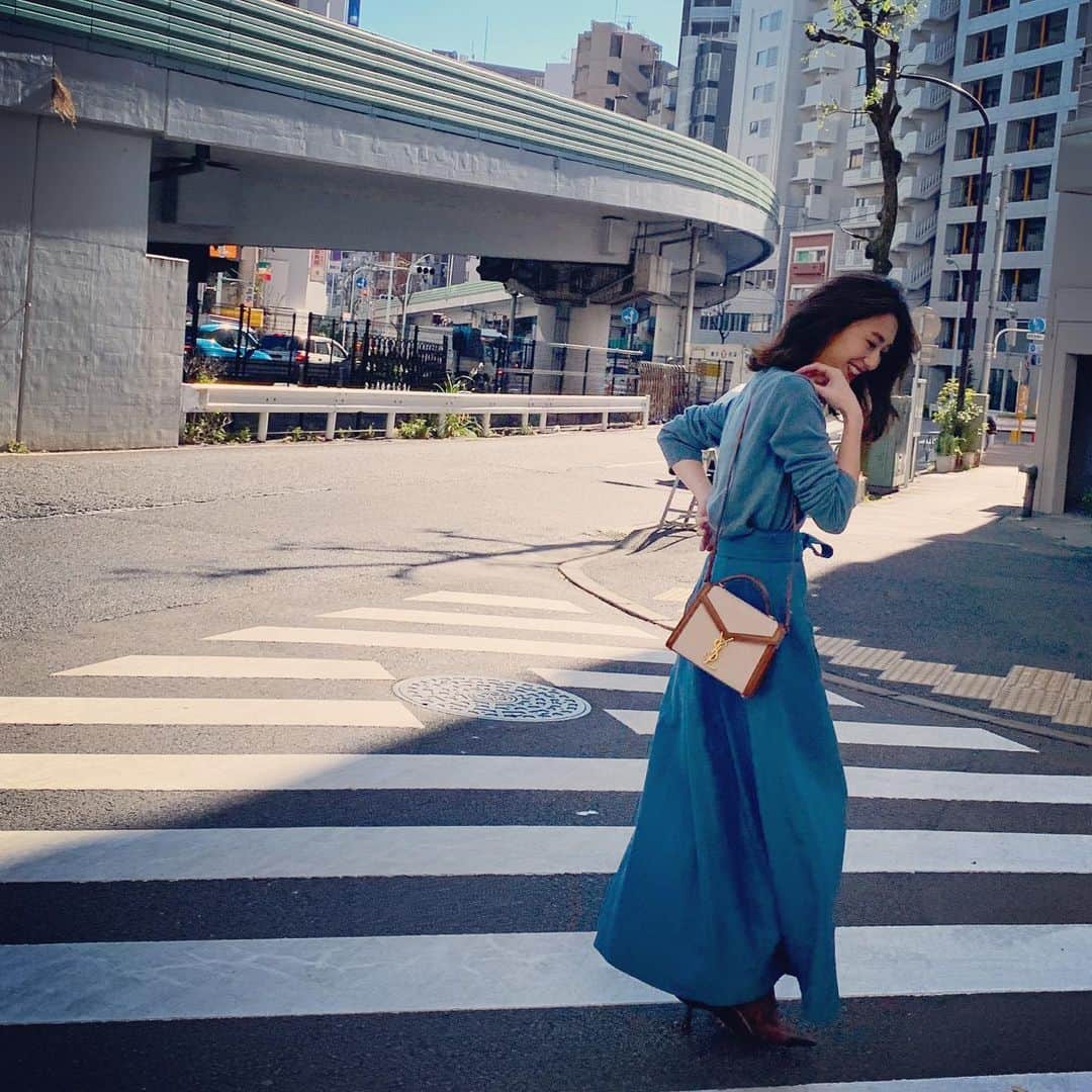 神山まりあさんのインスタグラム写真 - (神山まりあInstagram)「Sunny Day with @ysl bag❤️ #YSL  #SAINTLAURENT  #YVESSAINTLAURENT #mom #fashion #love #happy」12月20日 18時27分 - mariakamiyama