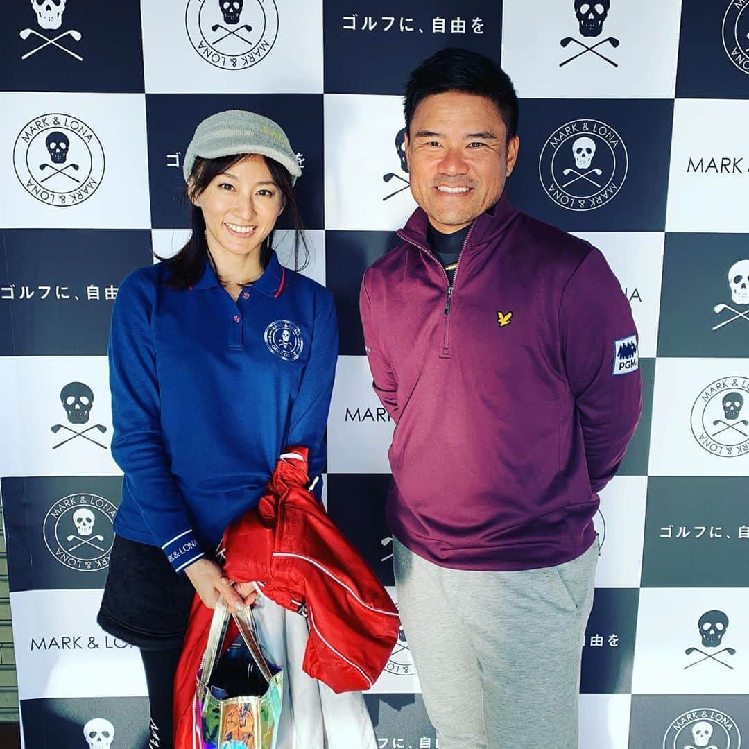 遠野舞子のインスタグラム：「サンデーゴルフでも着用させて頂いている「MARK & LONA」さんのコンペに参加してきましたよ！ 所属プロの方々が沢山サービスしてくれていて楽しくまわれました^_^ 　#markandlona  #矢野東  #宮里優作 #石田純一のサンデーゴルフ」