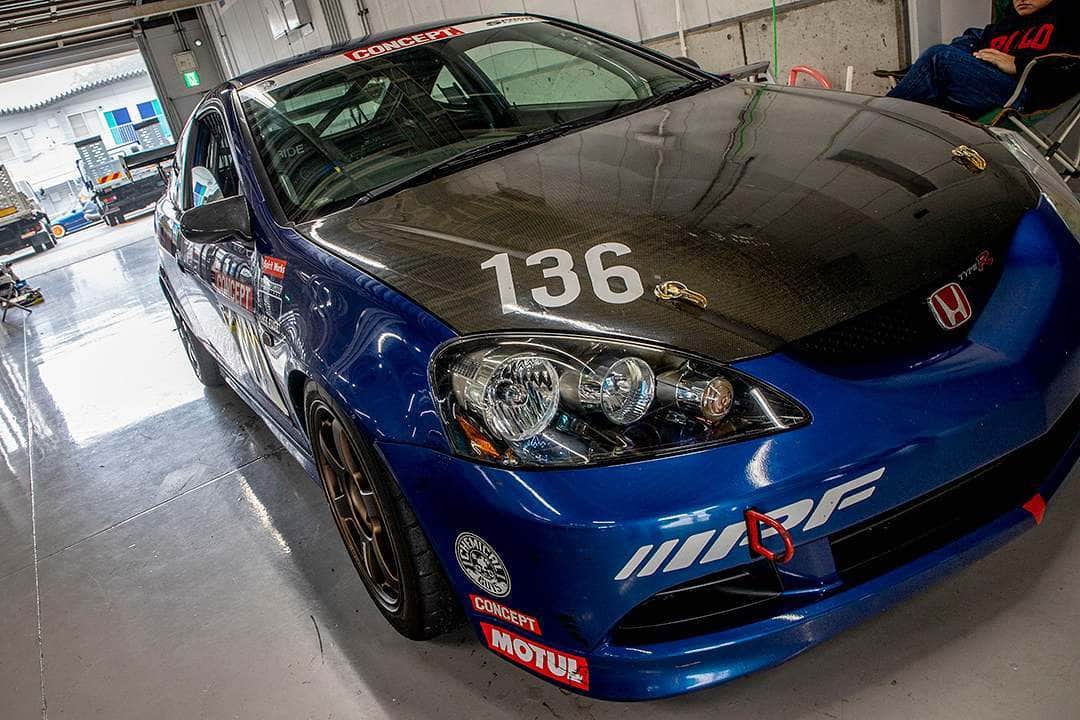 のインスタグラム：「_ CONCEPT136 Honda DC5 INTEGRA Type R _ Shot on Dec-17 2019 "SUZUKA CIRCUIT TIME ATTACK" organized by @aslan_inc_japan at Suzuka International Circuit _ car: @136concept / @to_____ru_toku photo: @mistbahn _ _ JP) 2019年12月17日、鈴鹿サーキット国際レーシングコース(鈴鹿フルコース)で開催されたアスランさん( @aslan_inc_japan )主催の「SUZUKA CIRCUIT TIME ATTACK」にて撮影。 _ _ #suzukacircuittimeattack #scta #aslan #アスラン #aslan_inc_japan #suzukacircuit #suzukainternationalcircuit #鈴鹿 #136racing #concept136 #hondaintegra #dc5 #dc5r #dc5integra #itr #インテグラ #ホンダインテグラ #integra #hondaintegratyper #rsx #acurarsx #k20 #k20a #kseries #kseriesonly #timeattack #timeattackjapan #trackcarbuild #dc5society #dc5nation」
