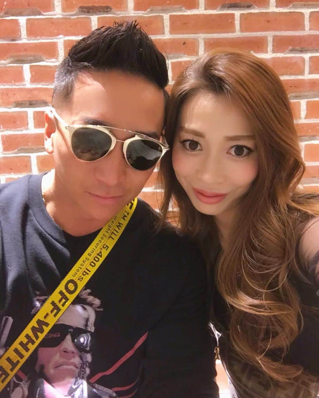 Tadashi Itoのインスタグラム：「👫 ・ ・ いつかの🤳🏻 ・ ・ まだ髪が長い👉🏽 ・ ・ まだ今より顔のデカさマシ👈🏽🤦🏽‍♂️ ・ ・ 増量もあと1ヶ月💪🏽😤 ・ ・ 明日から大阪🐙 ・ ・ ・ #fashion #couple #couplegoals #couplephoto #dior #offwhite #zara #instagood #followｍe #ファッション #ディオール #オフホワイト #ザラ #夫婦 #夫婦コーデ #カップルコーデ #カップルフォト #おしゃれさんと繋がりたい」