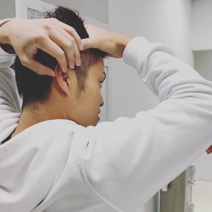 のインスタグラム：「ハワイ旅行から帰ってきてた😊 この感じ絶対忘れてるやつ🧐笑 まあ良いけど🤭 #甲斐野 #忘れてる🧐 #楽しんだみたいで良いね👍#少しかわいこぶってる」