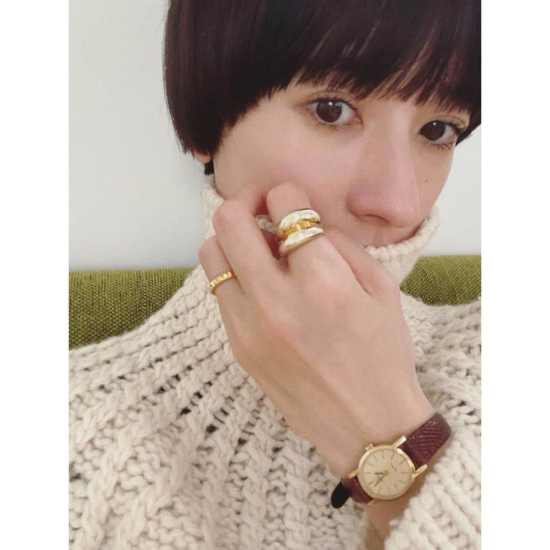 松本恵奈さんのインスタグラム写真 - (松本恵奈Instagram)「OMEGAのvintage時計を買いました。華奢でクラシックな雰囲気に一目惚れでした。普段、時計はつけていなくてiPhoneで満足していたのだけれど、少し大人になった気分です♡ #OMEGA」12月20日 18時57分 - ena1123