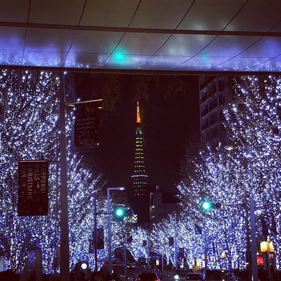 のインスタグラム：「Christmas is almost here! #Tokyo #MerryChristmas #Seasonsgreetings #Japan #Roppongihills #Tokyotower #illumination #ledlights #クリスマス #メリークリスマス #東京 #六本木ヒルズ #東京タワー #ライトアップ #イルミネーション #2019」