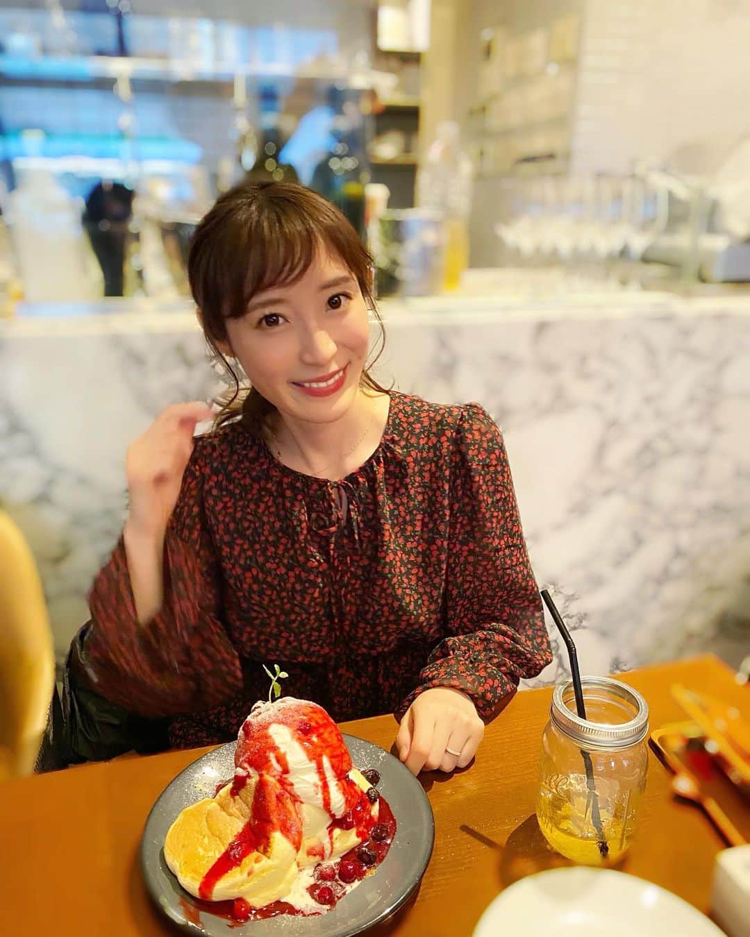 小林真由のグルメインスタ