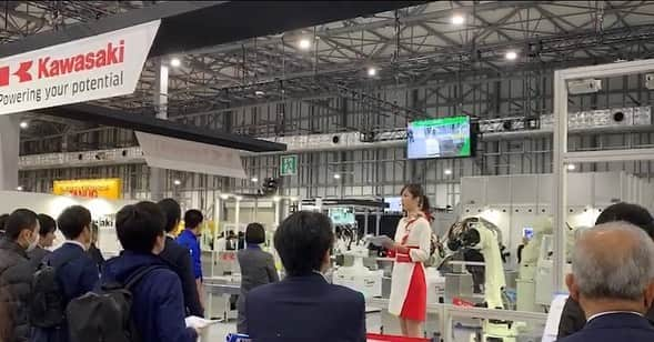 本城結実のインスタグラム：「. . 2019国際ロボット展 川崎重工業ブースにてナレーターを務めています！ . 明日土曜日までの開催です☺︎ . 青海展示棟にてご来場をお待ちしております！ . #mc#ナレーター#展示会#国際ロボット展#エルアミティエ#本城結実#irex2019」