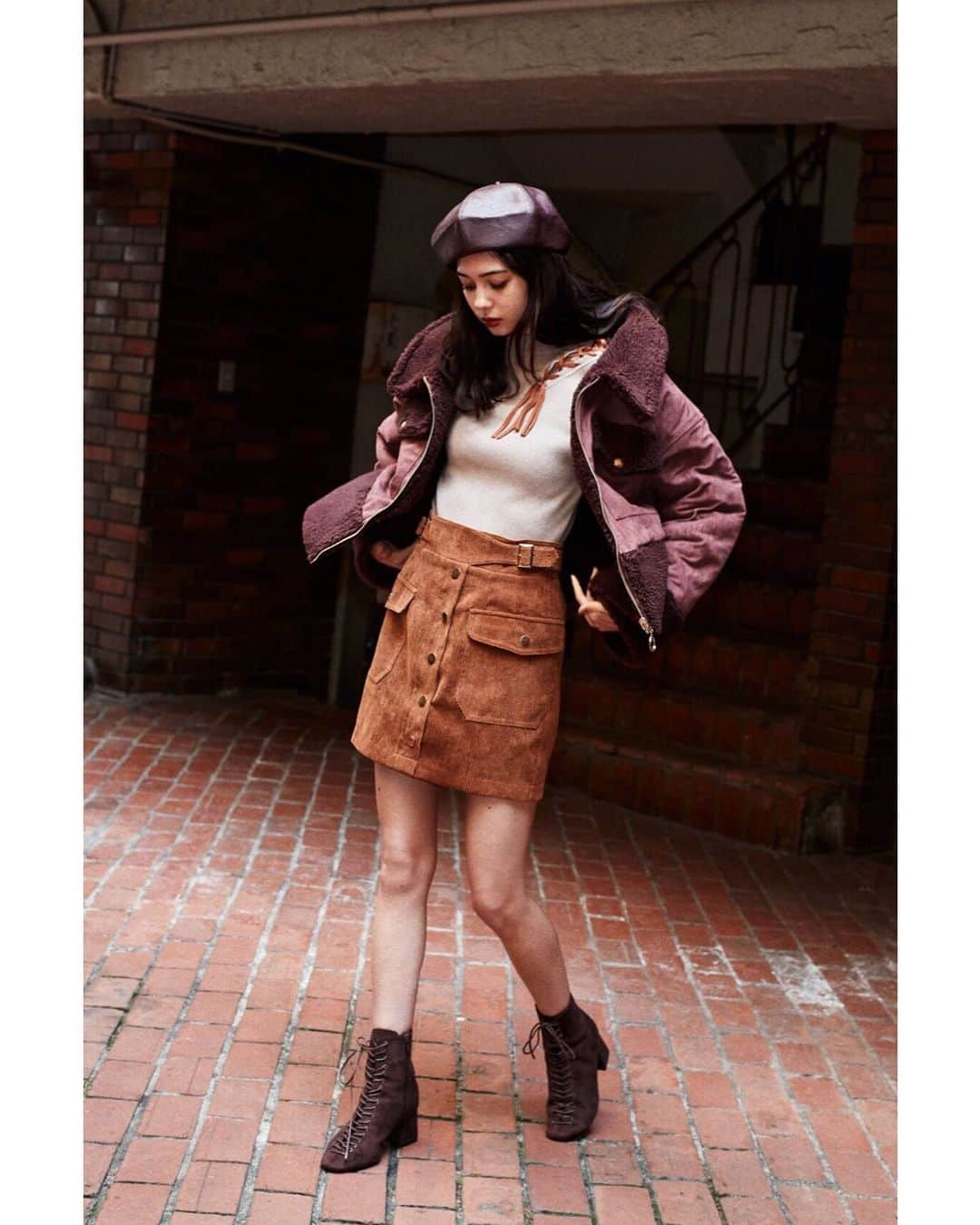 REDYAZELさんのインスタグラム写真 - (REDYAZELInstagram)「NEW IN﻿ ——————————————﻿——﻿————— •CORDUROY MINI SKIRT COLOR : CAMEL / BLUE / BLACK ¥8,990+tax﻿﻿ ﻿ ベルトモチーフ付きのコーデュロイミニ。 大きなポケットがアクセントになって可愛い❤︎ ——————————————﻿——﻿————— #REDYAZEL #レディアゼル」12月20日 19時31分 - redyazel