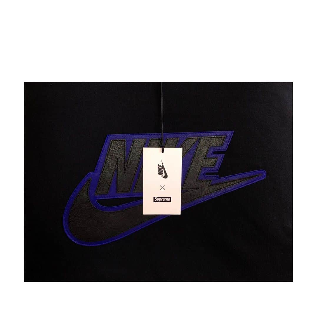 ベンドラメ礼生のインスタグラム：「2019.12.20 . . Supreme ／  Nike かなり状態いいフーディーget。 Nikeロゴがレザー素材になっていて ちょーイケイケよ。🦛🦛🦛 . #supreme #nike  #supremenike #nikesupreme」