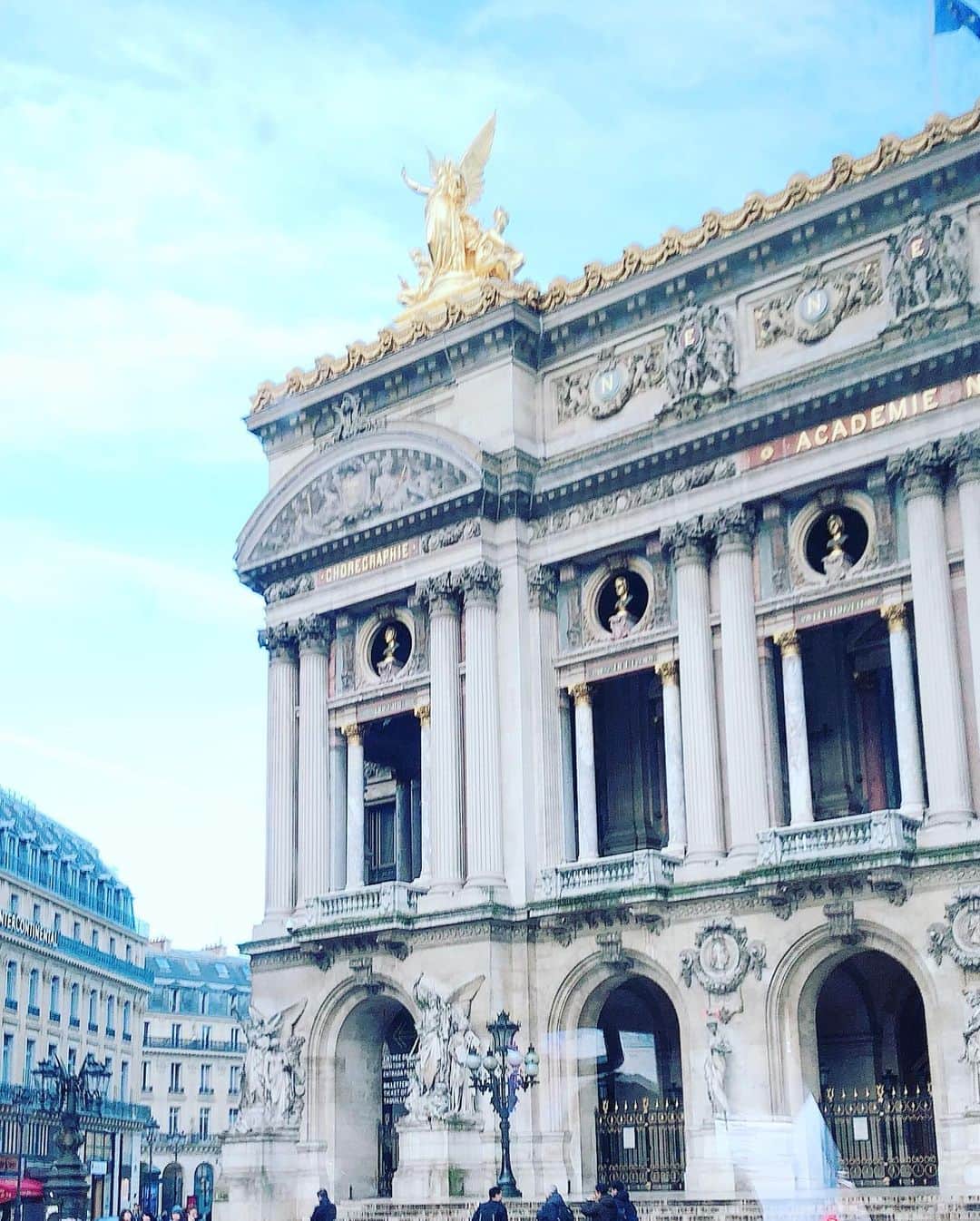 かねさだ雪緒さんのインスタグラム写真 - (かねさだ雪緒Instagram)「3日目の朝はバスで市内観光 車窓から歴史ある建築物を沢山見てまわりました💕 #ストーリーも見てね  #フランス旅行#paris#パリ#ヴァンドーム広場#louisvuitton#オペラガルニエ#ルーブル美術館#ノートルダム大聖堂#パンテオン#コンコルド広場#エッフェル塔#リュクサンブール美術館」12月20日 19時33分 - yukiokanesada