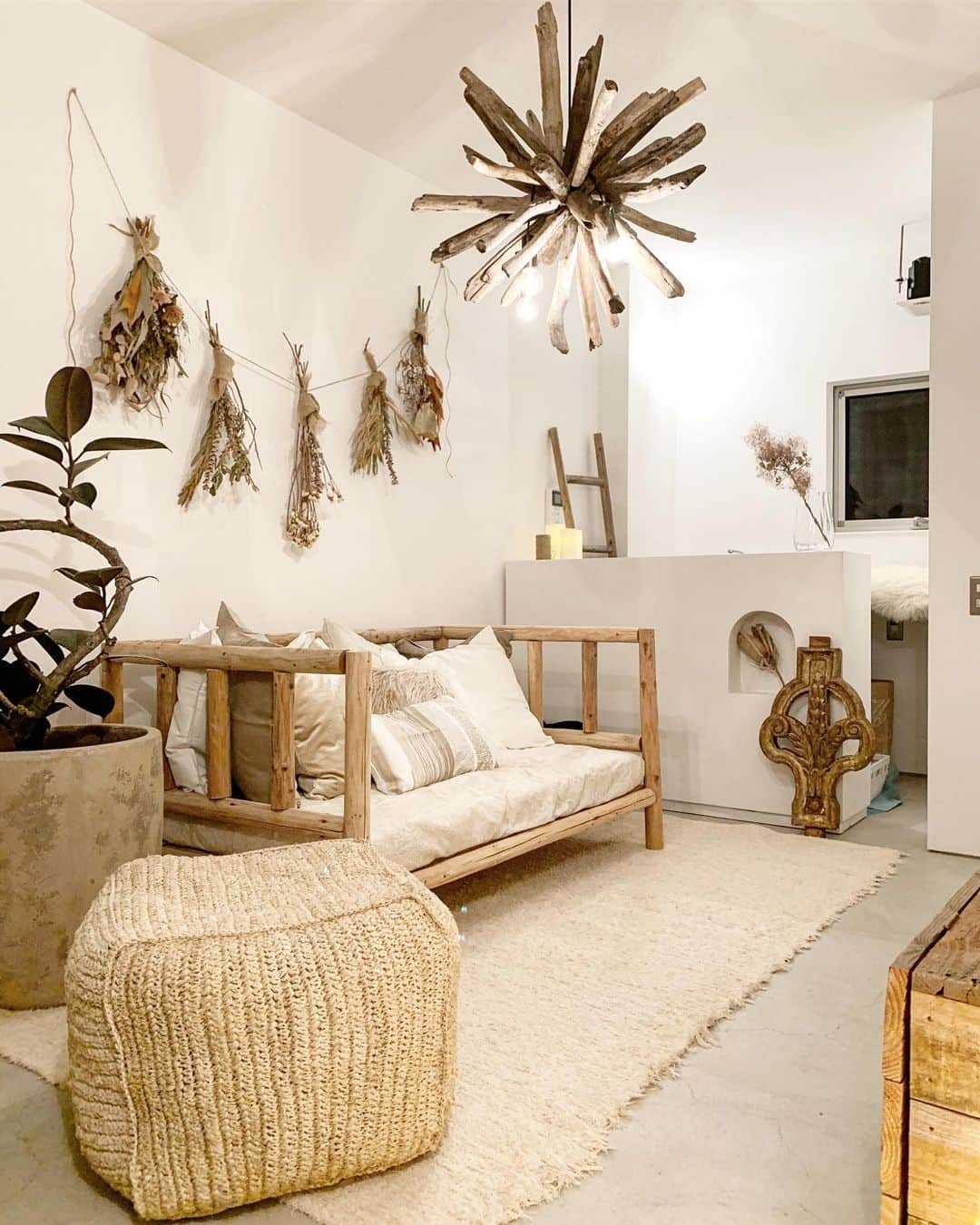 Jura Furnitureのインスタグラム