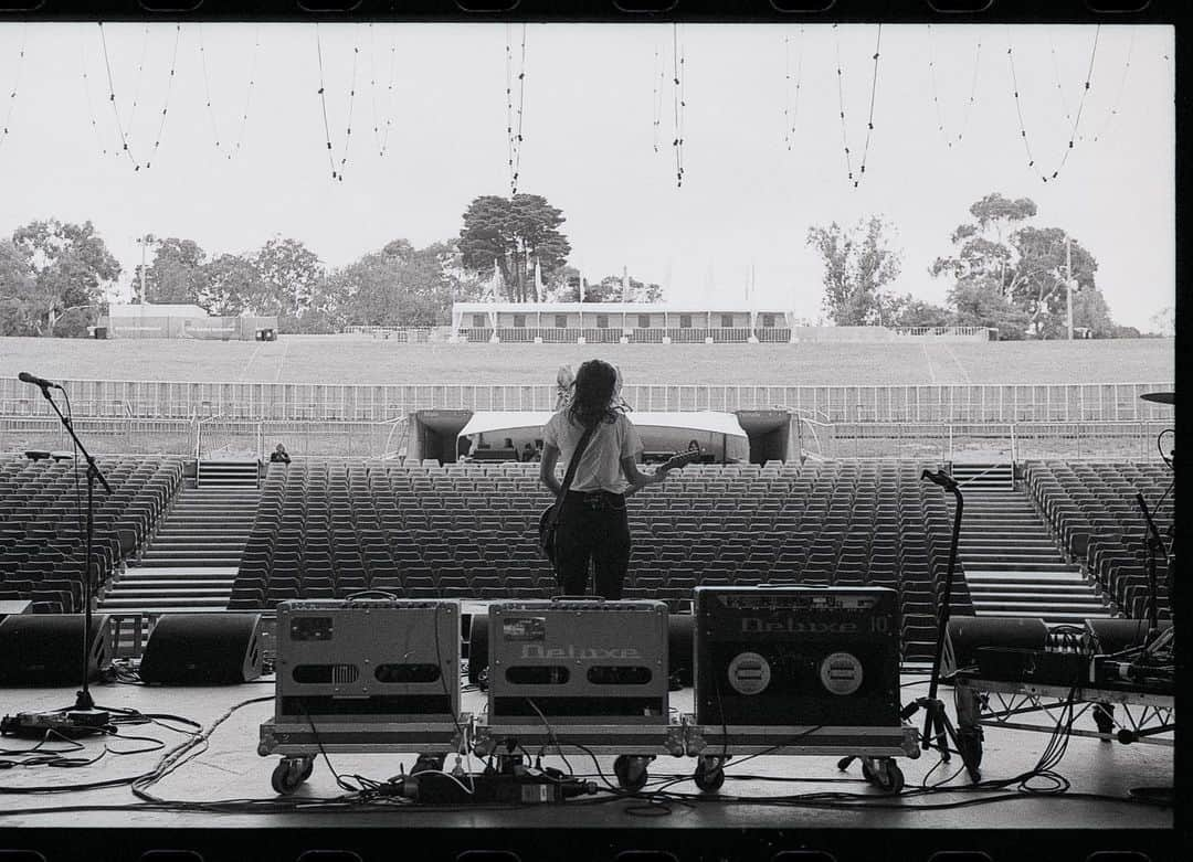 コートニー・バーネットさんのインスタグラム写真 - (コートニー・バーネットInstagram)「Sidney Myer Music Bowl 12/12/2019 w Paul Kelly 🧡🧡🧡🧡🧡 Photos by @ian.laidlaw」12月20日 20時11分 - courtneymelba