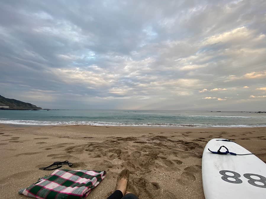 藤田敦子さんのインスタグラム写真 - (藤田敦子Instagram)「ㅤㅤㅤ I ran into my friends from Tokyo at my favorite sea in Miyazaki😳😳😳 ㅤㅤㅤ #blendatrip #blendatrip2019 #travel #trip #japan #miyazaki #beach #beachlovers @iphone11pro.official #iphone11pro」12月20日 20時17分 - blenda0305