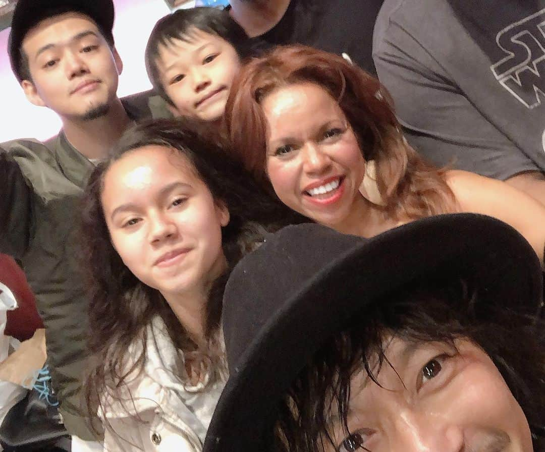 日野賢二さんのインスタグラム写真 - (日野賢二Instagram)「Scenes From last last night! hadows day 2!! Thanx to Tahirih, Jay, Satoshi, Jun for their creative musicology&Love! it was a blast! Bye bye black bird, my funny valentine, Fly me to the moon, Silent night, All I want for Christmas, I'll be there, Etc.. Watching Tahirih’s Daughter Sky&My Son Rayray getting along,! Satoshi taking RayRay for walks and Arcade ! and I won't forget da wonderful staff of Hadows;  Great hospitality & unconditional love to us and day customers! Blessings! Happy holidays to Awol!!」12月20日 20時23分 - jinobass