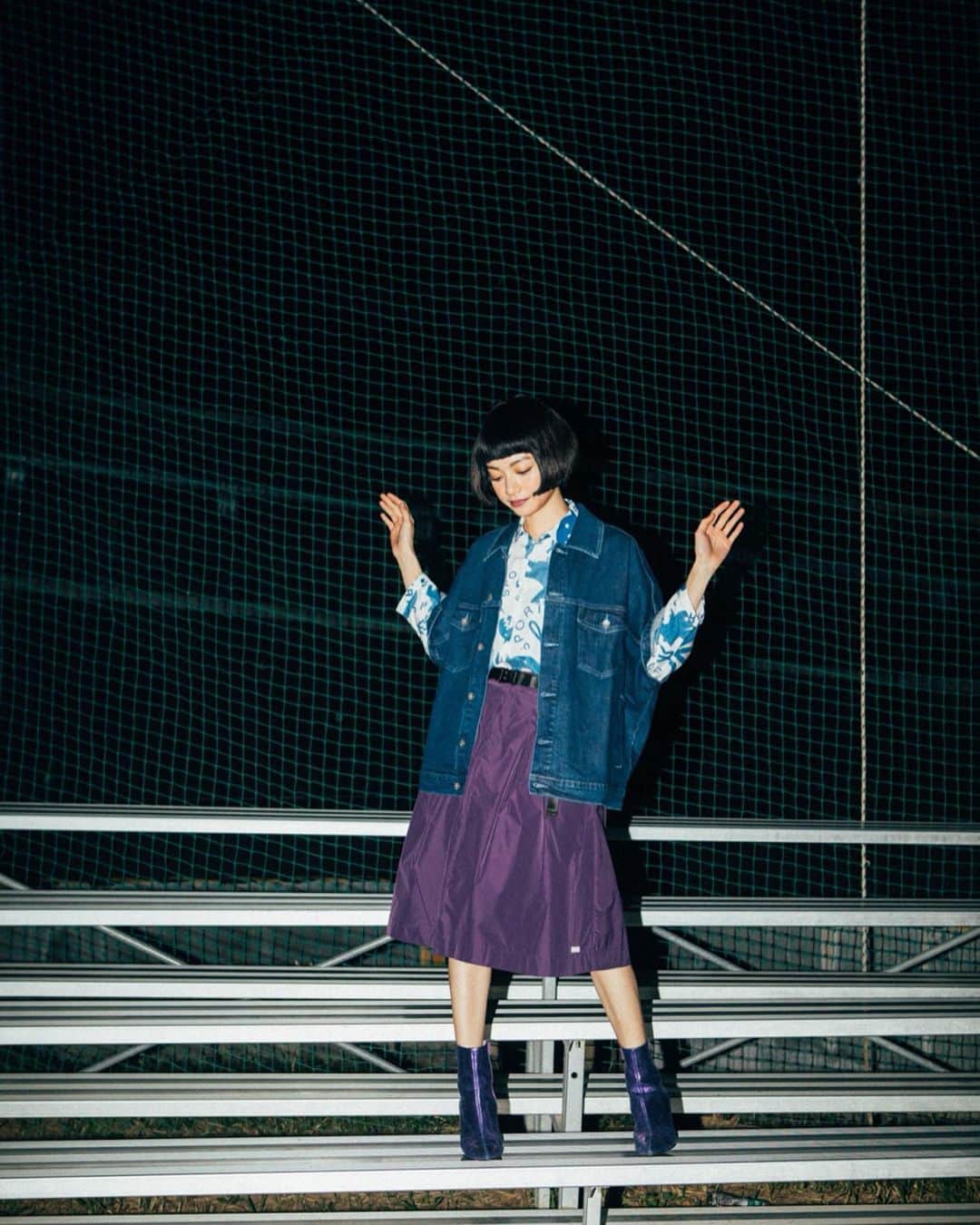 ヤオ・アイニンさんのインスタグラム写真 - (ヤオ・アイニンInstagram)「✨謝謝SPORT b.找我試穿聖誕服裝🎄  從小最喜歡的顏色就是美少女戰士裡，土星仙子的代表色－神秘又有靈氣紫色。但是衣櫃裡幾乎沒有紫衣，因為很少遇到做得這麼可愛又有質感的紫色服裝，很驚喜！ - 其中最特別的就是紫色的外套和短裙了，還有印在襯衫內側的恐龍，微微透出來的小巧思好喜歡🤩🤩 - 三套衣服適合各種不同的冬季氛圍，希望有給大家一點聖誕節約會的服裝靈感😉  @sportb_officiel  #sportb #sportb_officiel #sportb_tw #sportblife」12月20日 20時30分 - ipipy20000