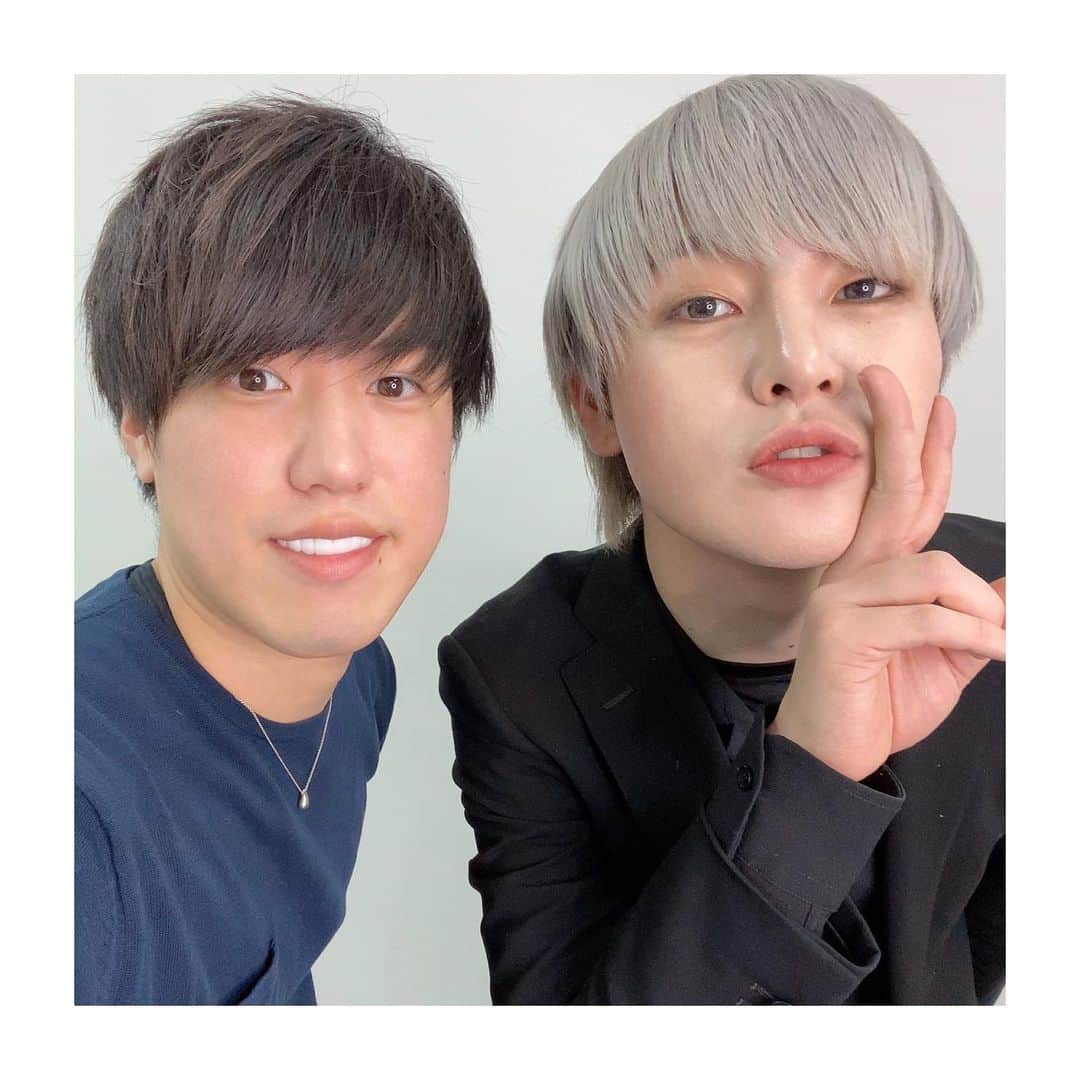 美容整体師川島さん。のインスタグラム：「【YouTuber 斉藤タイチョー】 @saitou_taicho . 久しぶり会って元気そうだった😂 明日動画投稿するから楽しみに😎 . #整体KAWASHIMA #宮崎 #整体 #整形 #小顔 #マッサージ #YouTuber」