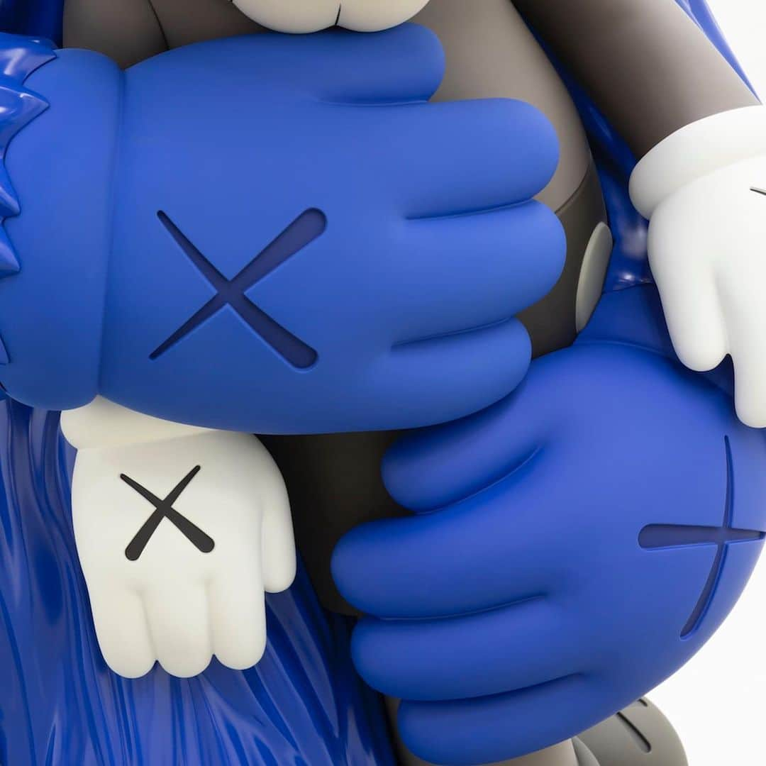 KAWSONEさんのインスタグラム写真 - (KAWSONEInstagram)「TAKE, 2019, bronze, paint #KAWS」12月20日 21時04分 - kaws