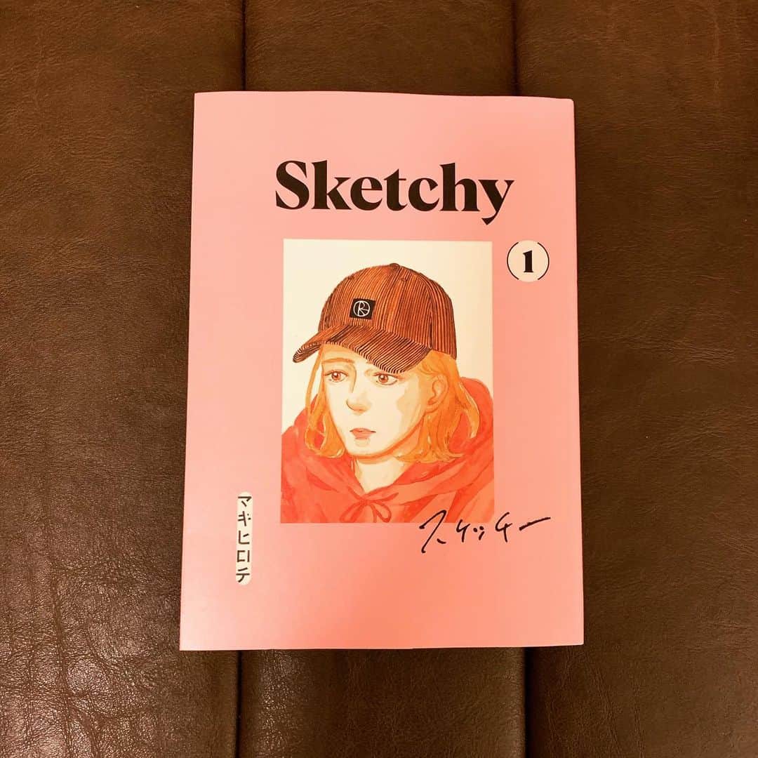マキヒロチのインスタグラム：「本日『Sketchy』発売しました！スターウォーズ観るついでに書店でぜひ！  公式アカウントもあるのでよかったらフォローしてください♡ @sketchy_ym」
