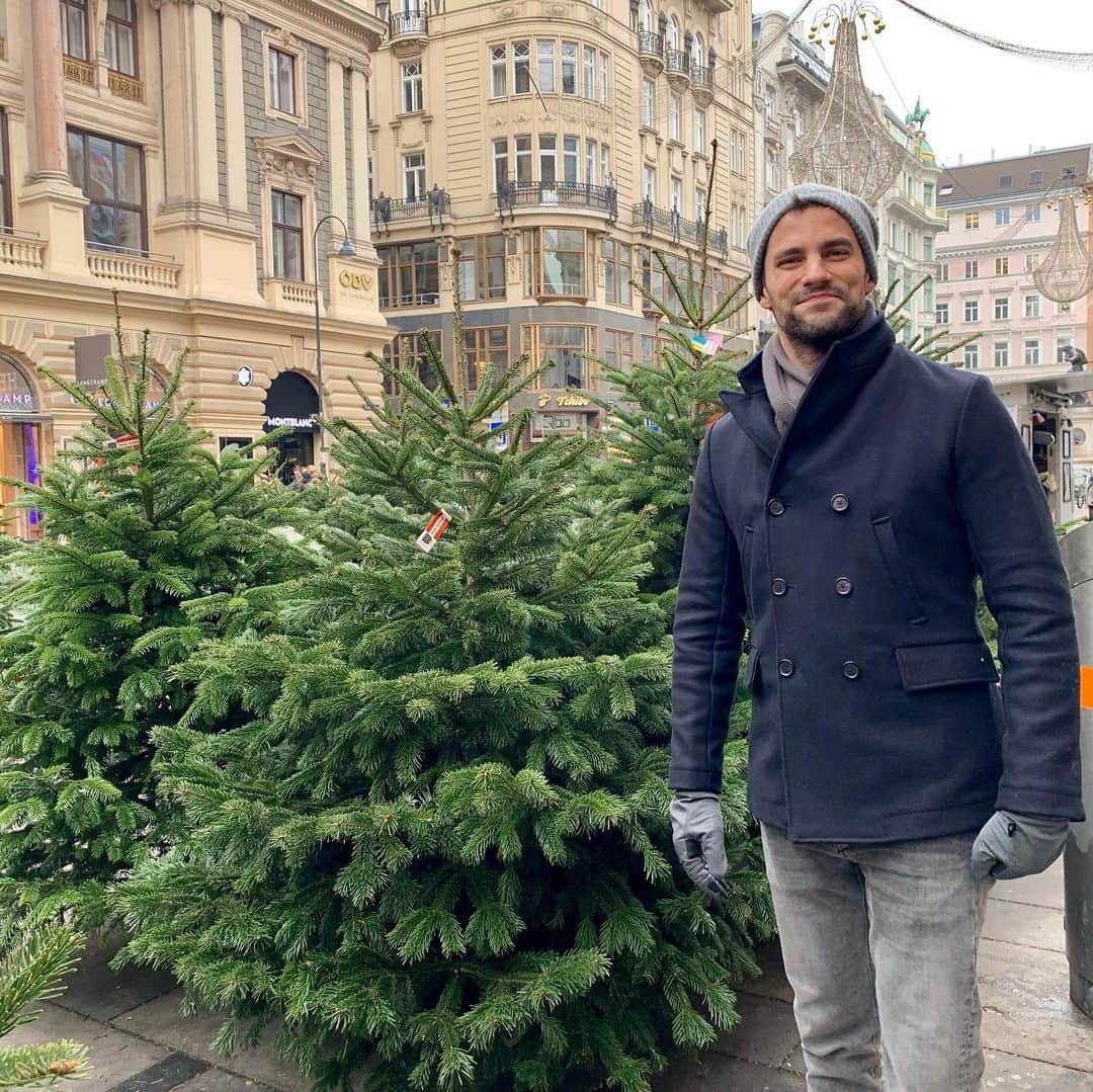 ブラント・ドーハティさんのインスタグラム写真 - (ブラント・ドーハティInstagram)「We had a time in Vienna. I fell in love with this city. Big thanks to @kempinskivienna for tea and the lovely room 😍 @viennatouristboard #viennanow」12月21日 8時05分 - brantdaugherty