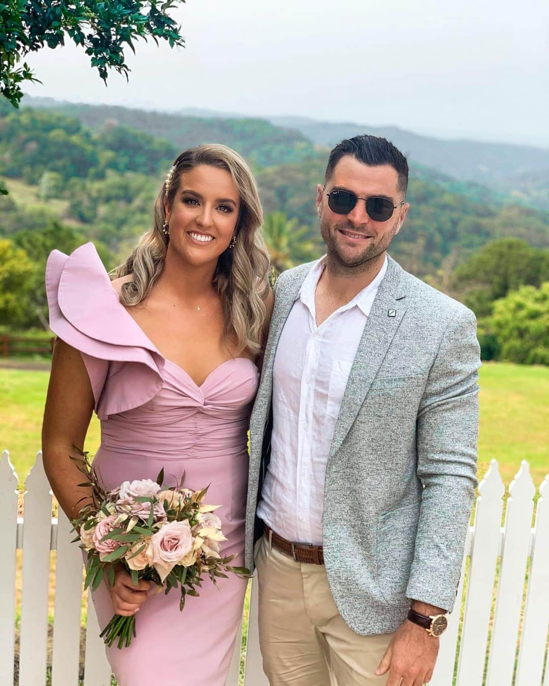 ブリタニー・エルムズリーのインスタグラム：「I watched my bestie marry the love of her life and it was easily one of the best days of my life 💕💍😌 CONGRATULATIONS MRS @avalonjadeolsen & MR @henryolsen」
