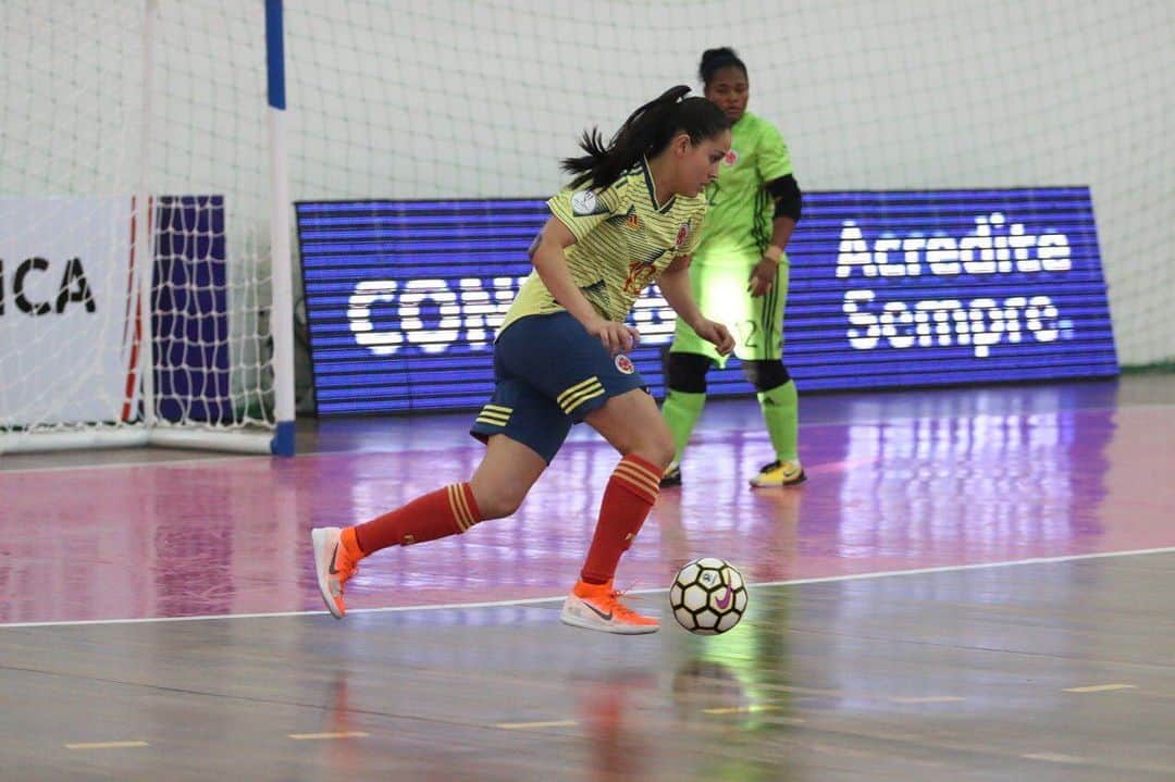 サッカー コロンビア代表チームのインスタグラム：「Selección Colombia Femenina de Fútsal finalizó tercera en la @CopaAmerica.  #VamosColombia🇨🇴」