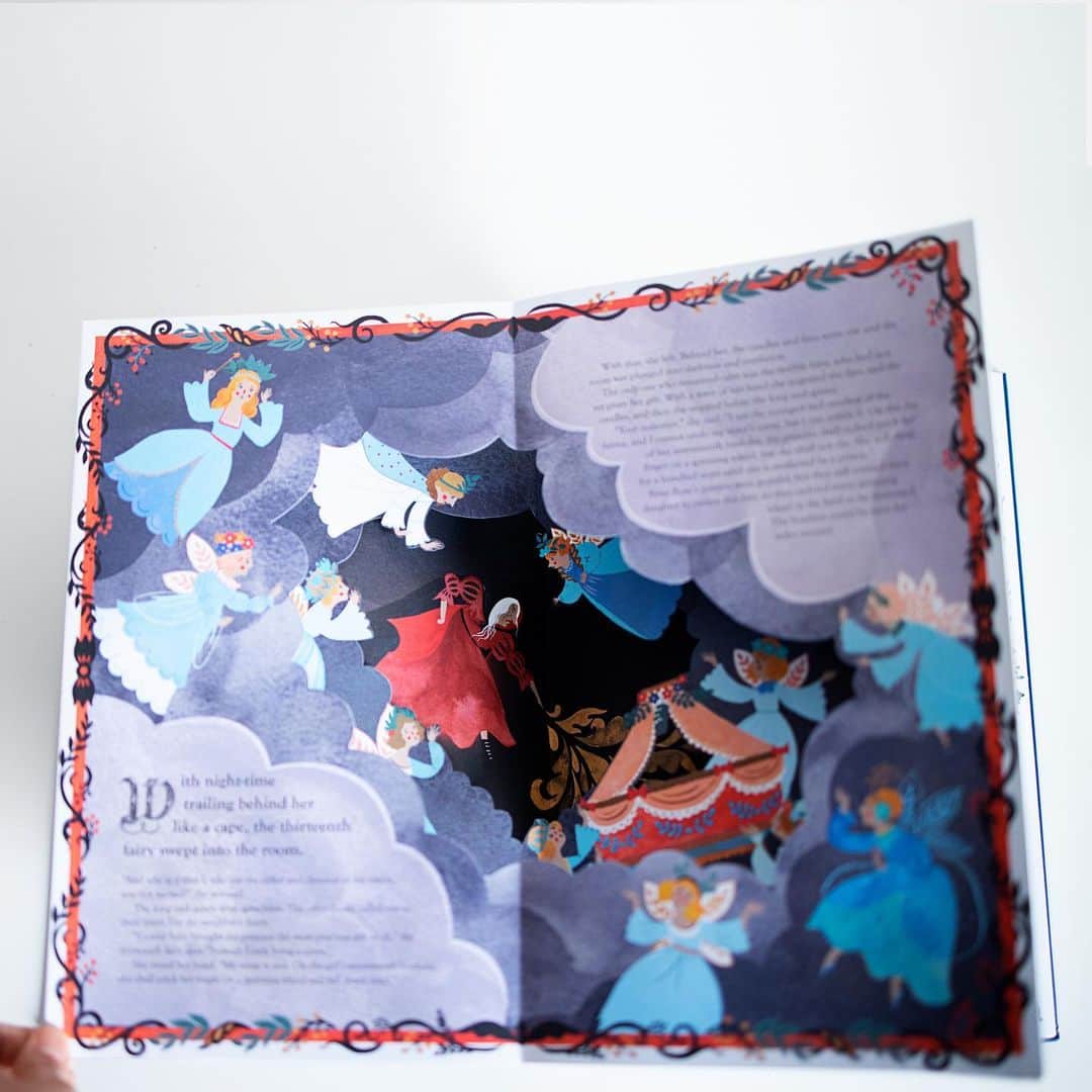 Dinara Mirtalipovaさんのインスタグラム写真 - (Dinara MirtalipovaInstagram)「Oh! Look what came in the mail!!! It’s the advance copy of my latest book that I illustrated “Sleeping Beauty”, published by @templarpublishing 🌿 #templarpublishing #mirdinara #dinaramirtalipova #fairytale #sleepingbeauty」12月21日 8時02分 - mirdinara