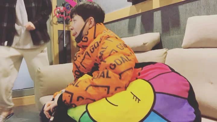 DINDINのインスタグラム：「드디어 콘서트 마지막 준비 끝!! 내일 보자!! 목아 버텨라!! 화이팅!! #dinsomnia #딘딘 #콘서트 #낼보자」