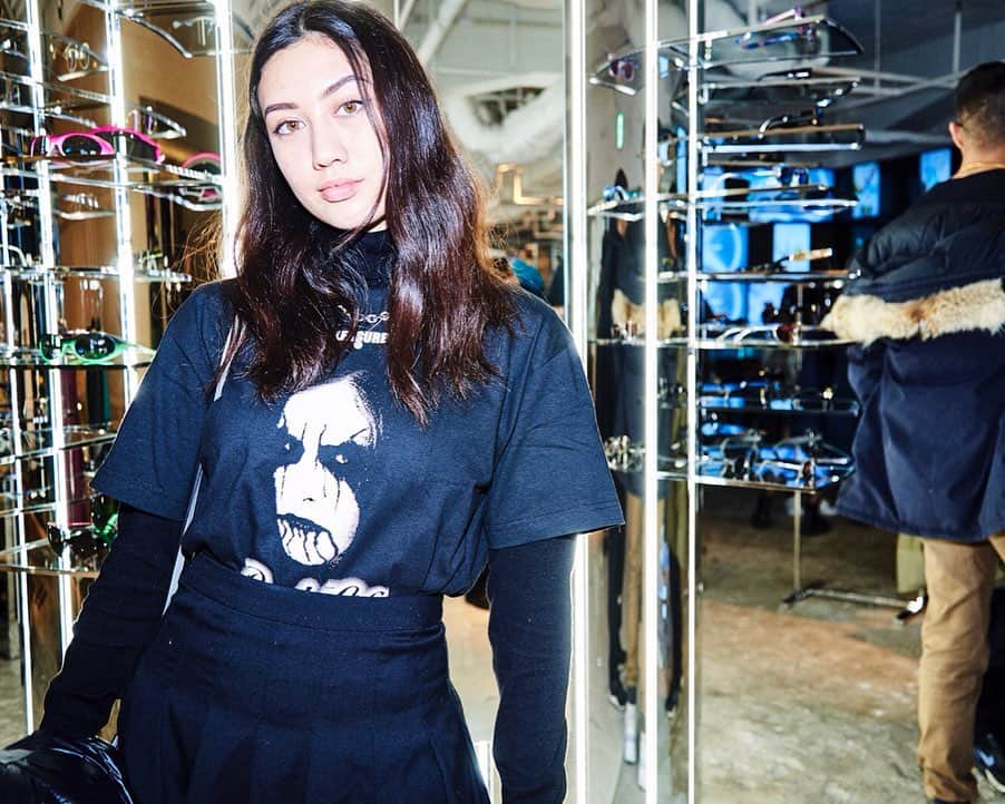 WWDジャパンさんのインスタグラム写真 - (WWDジャパンInstagram)「写真で見る「ラフォーレ・プライベート・パーティ」﻿ ﻿ ラフォーレ原宿は12月6日、顧客を招待して行うナイトショッピングイベント「ラフォーレ・プライベート・パーティ（LAFORET PRIVATE PARTY）」を行った。通常の営業時間を短縮し、19時〜22時まで出店者の130店舗が限定商品や先行受注の販売を行った。29回目を迎えた同イベントを写真で紹介する。﻿ ﻿ パーティーの様子を追った写真61枚は @wwd_jp のストーリーまたはプロフィールのリンクから﻿ ﻿ PHOTOS：HIRONORI SAKUNAGA﻿ ﻿ #laforet #laforetprivateparty #ラフォーレ #ラフォーレ原宿 ﻿」12月20日 23時06分 - wwd_jp
