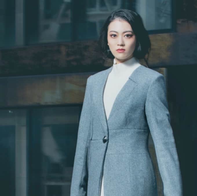 煌月爽矢のインスタグラム：「.﻿ .﻿ ﻿ これで写真の完成♡﻿ ﻿ ﻿ ﻿ ﻿ Photo Team﻿ Photo & Concept : Andrew @andrewcoffeehouse  Lighting : Tai Hung﻿ Making-of Film : Tong﻿ ﻿ Designer and styling﻿ Kevin Ho @kevinho.official﻿ ﻿ Hair make up team (Myimageforce)﻿ Image Design : May Chu﻿ Hair Stylist : Joey Lam﻿ Senior Make Up : Cissy Lau﻿ Make Up : Kit Wong﻿ ﻿ ﻿ Produced: @bianco.e.rosso﻿ Directed: Kazue Oshima @kazue_bellissimajp﻿ @bellissima_beautypageant﻿ model:@nakahara.yuuki  #私のインスタは引き画面から見てね❤️」
