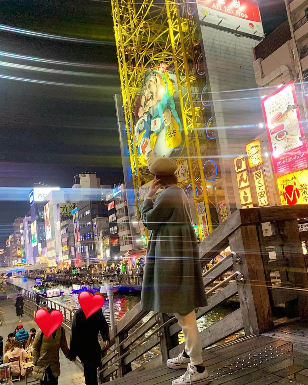 yuiさんのインスタグラム写真 - (yuiInstagram)「. . 今日は忘年会で心斎橋にきましたた♡ . . .iPhoneで写真を撮ったら、 アーティスティックな写真になった😘💙💚 . 心斎橋、外国にいるみたい！ . . .  #ootd #道頓堀#doutondori」12月20日 23時26分 - yuiram