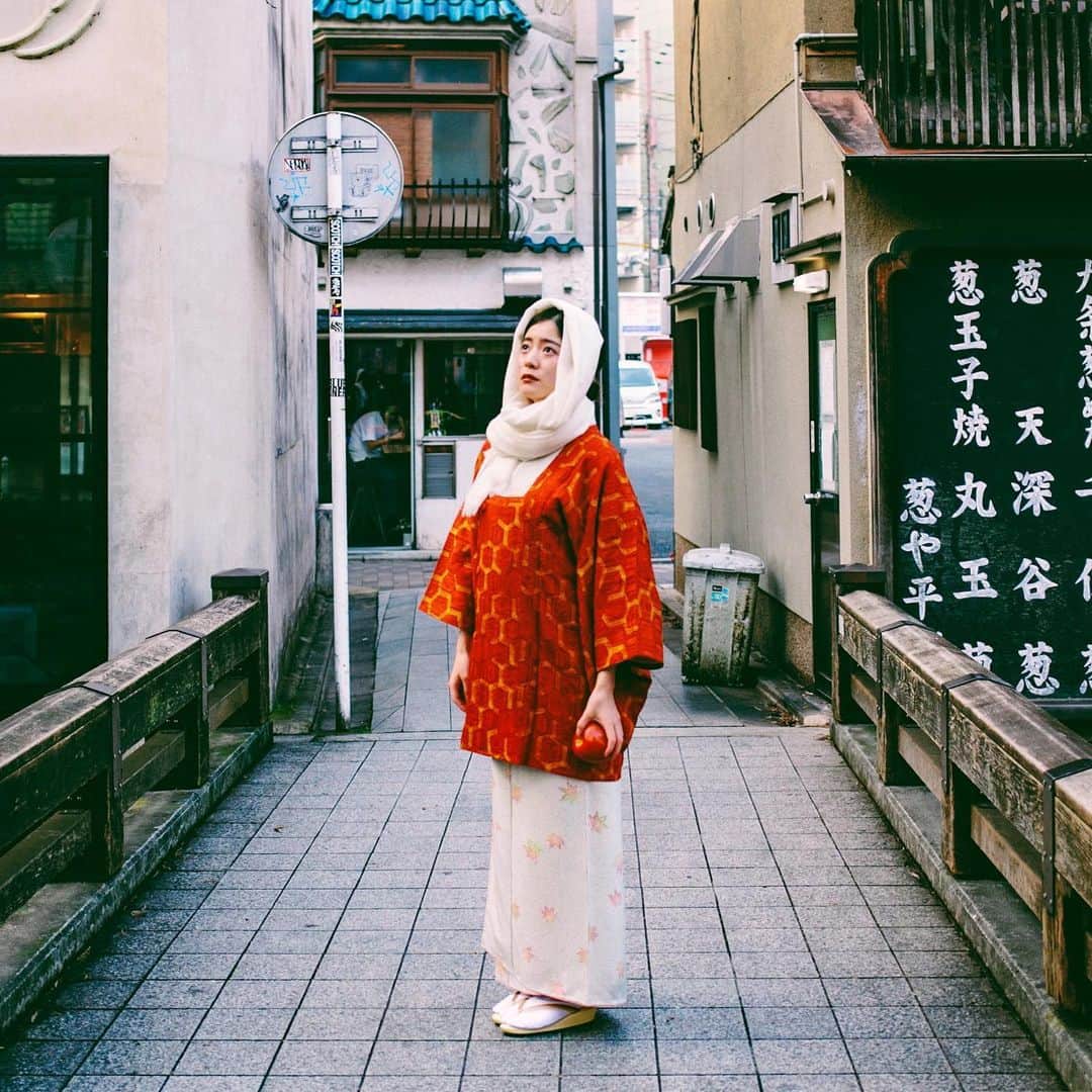 のインスタグラム：「. . . なぜか僕、マフラー似合わないんだよね。 . . . . #carlzeiss  #distagon  #35mm  #35mmf14」