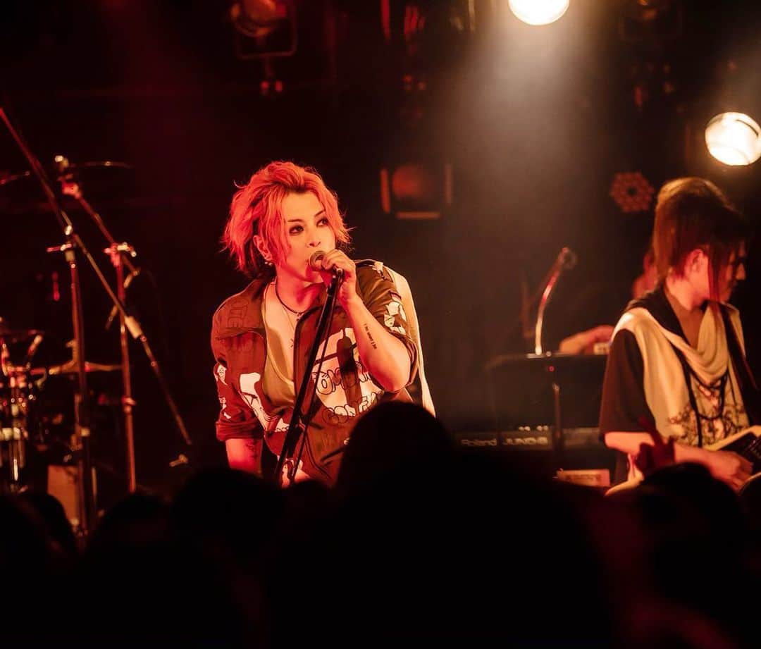 のインスタグラム：「🎤♪」