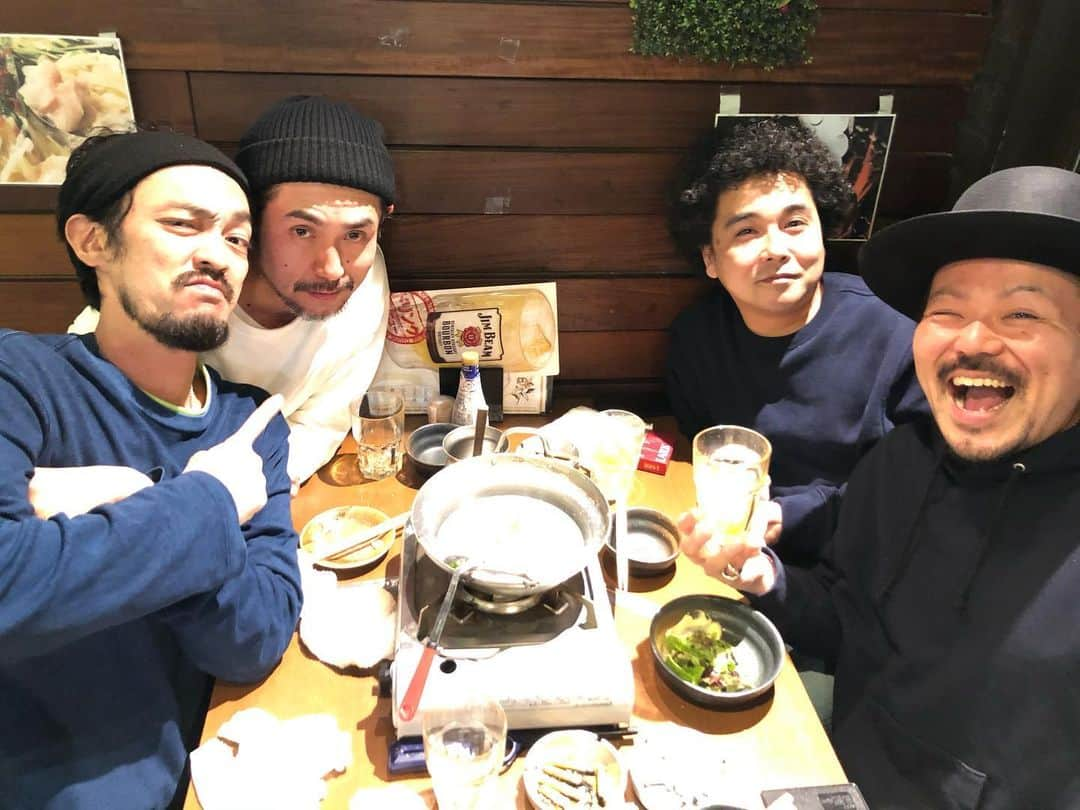 シーサーさんのインスタグラム写真 - (シーサーInstagram)「・ ・ 同窓会。 みたいなサイコウな夜。 タノシイコトする約束をしてバイバイしました◎ これからもみんなでみんなを応援していく!! ピス！  #懐かしい #そうでもないか #NICETIME #浅草ジンタ #OB #現役 #SOBUT #DOBERMAN_ska #同窓会」12月20日 23時50分 - __seasir__